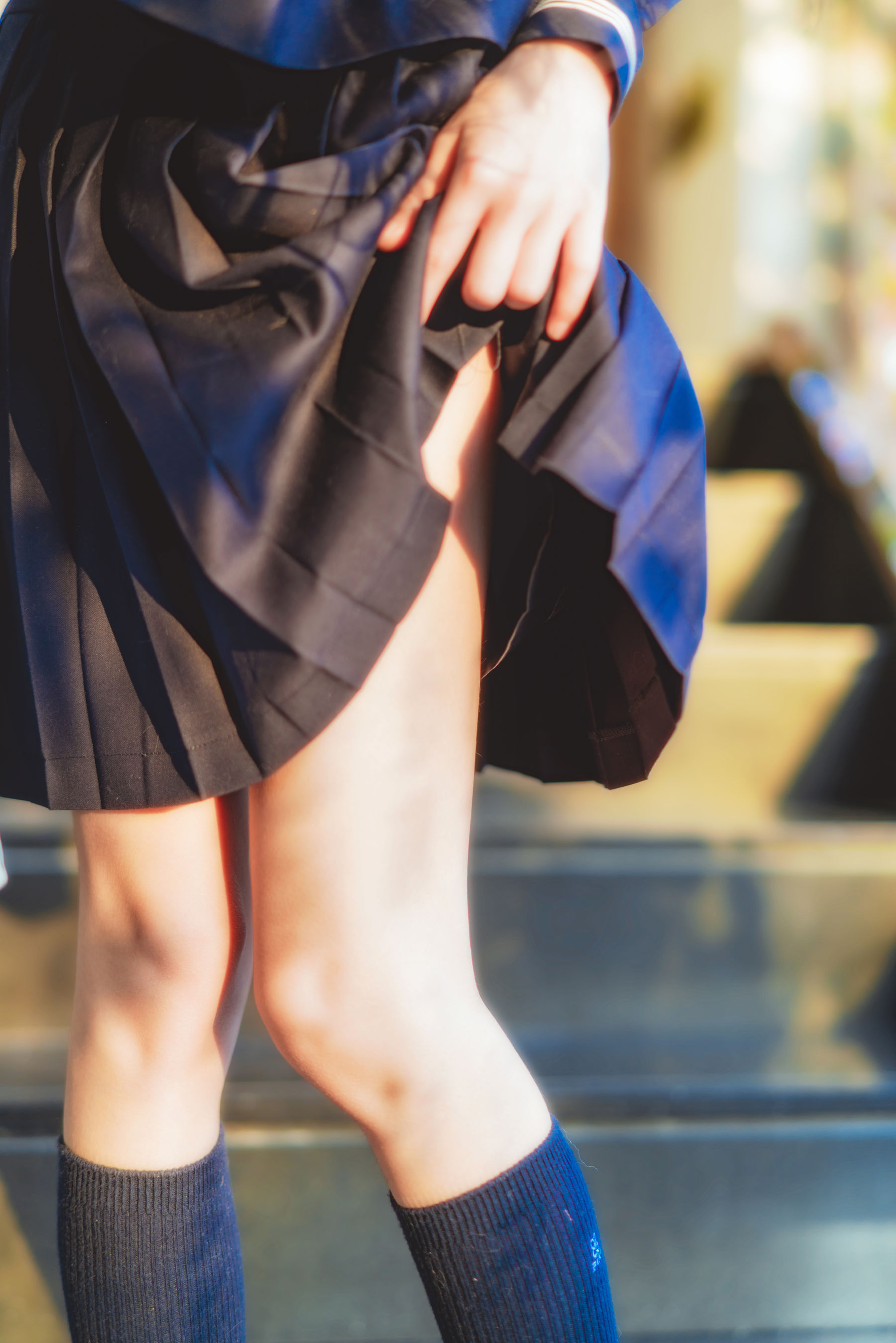 [网络美女] 桜桃喵 (小少女)黑色水手服高清手机美女壁纸26P