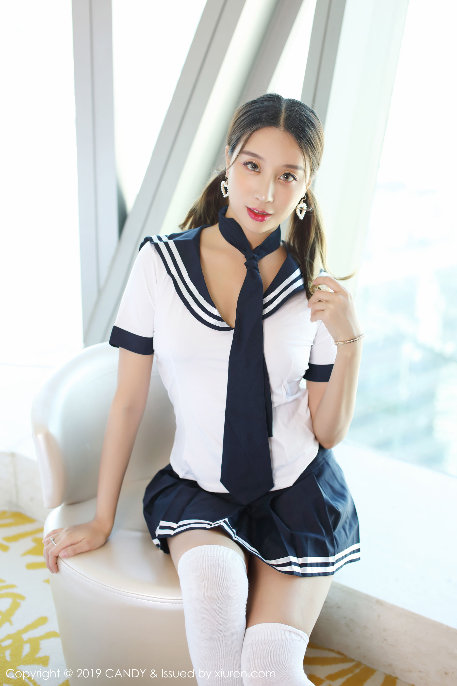 [头条女神] 筱慧 清纯学生制服与丁字裤 高清手机美女壁纸
