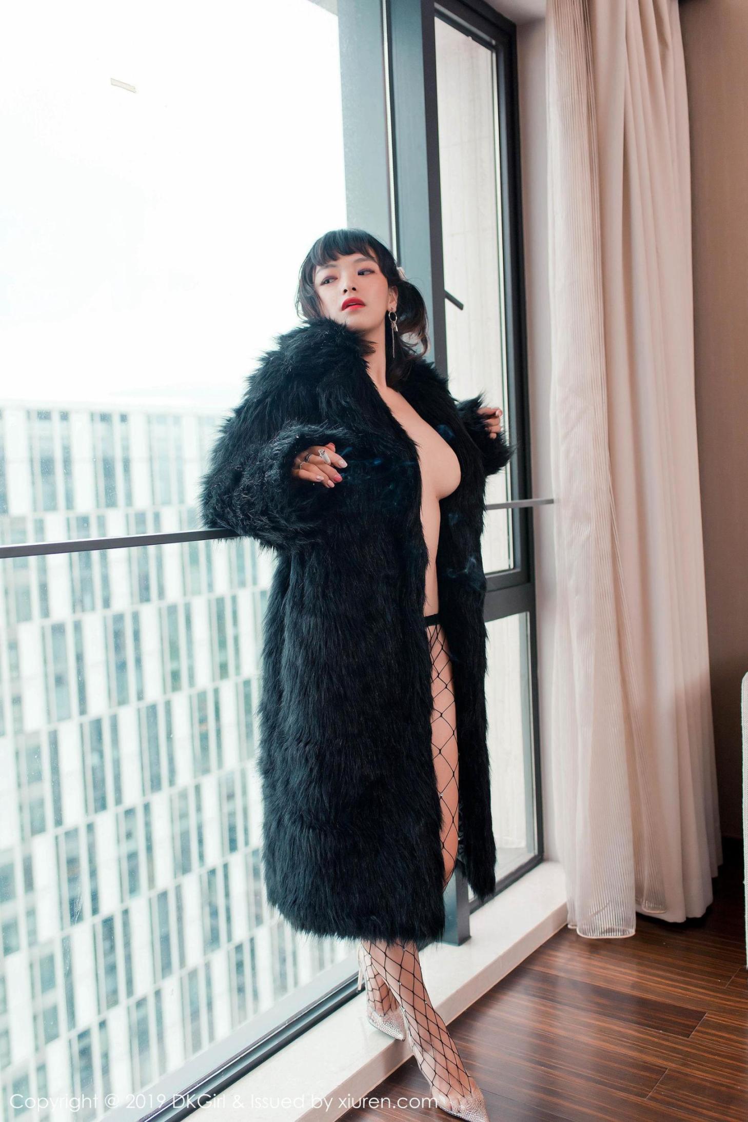 [御女郎] 张花花 皮草网袜熟女 高清手机美女壁纸