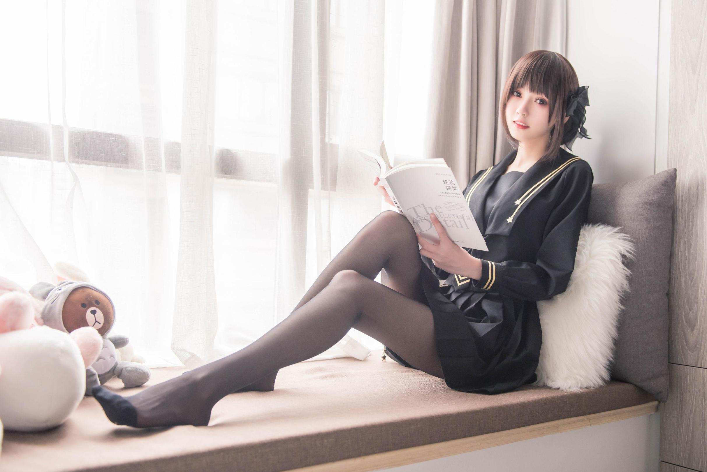 [网络美女] 你的负卿 窗台制服 高清手机美女壁纸