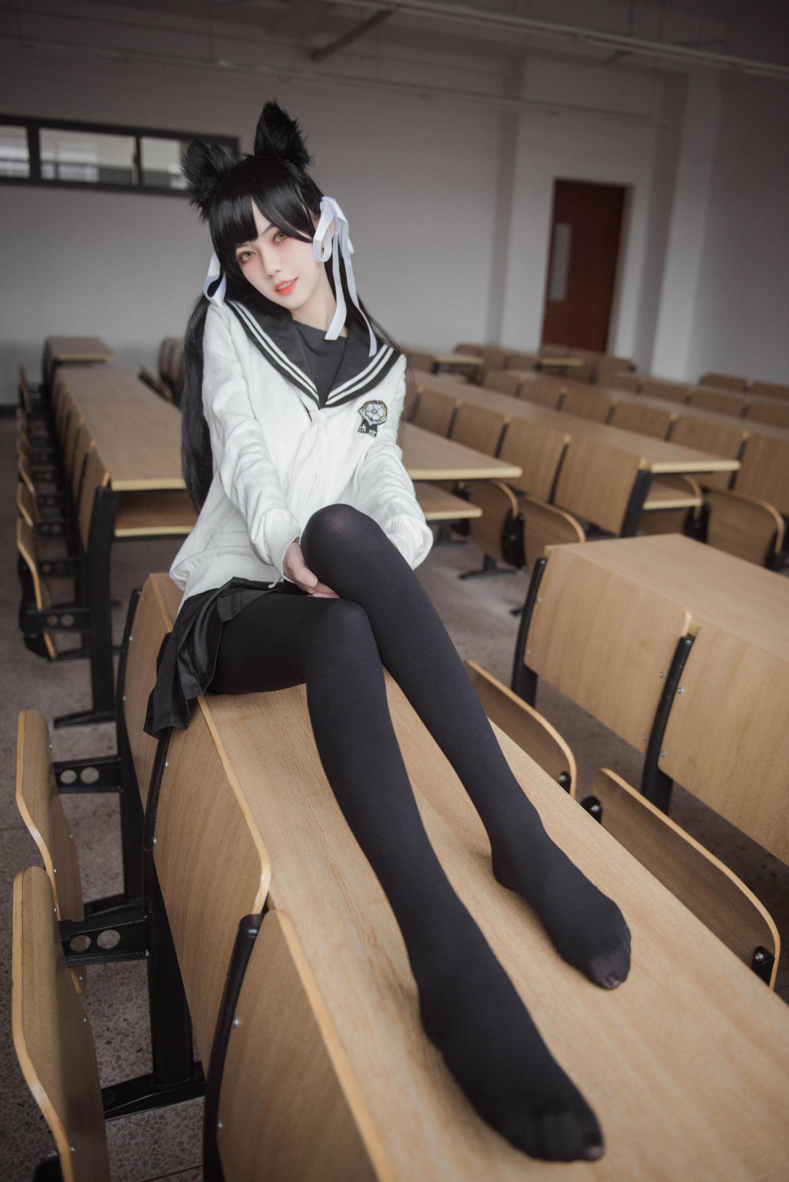 [网络美女] 你的负卿 爱宕制服 高清手机美女壁纸