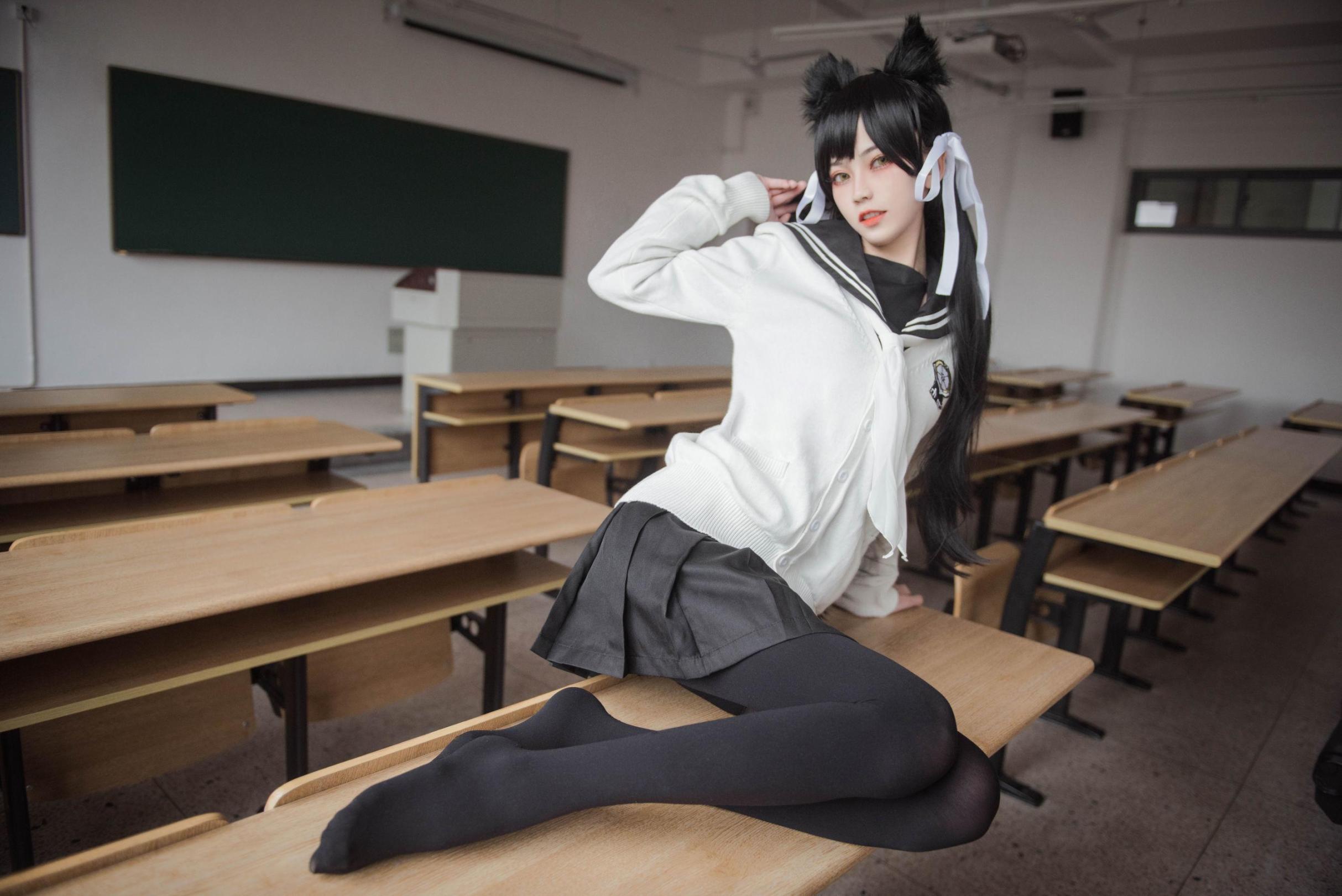 [网络美女] 你的负卿 爱宕制服高清手机美女壁纸3P