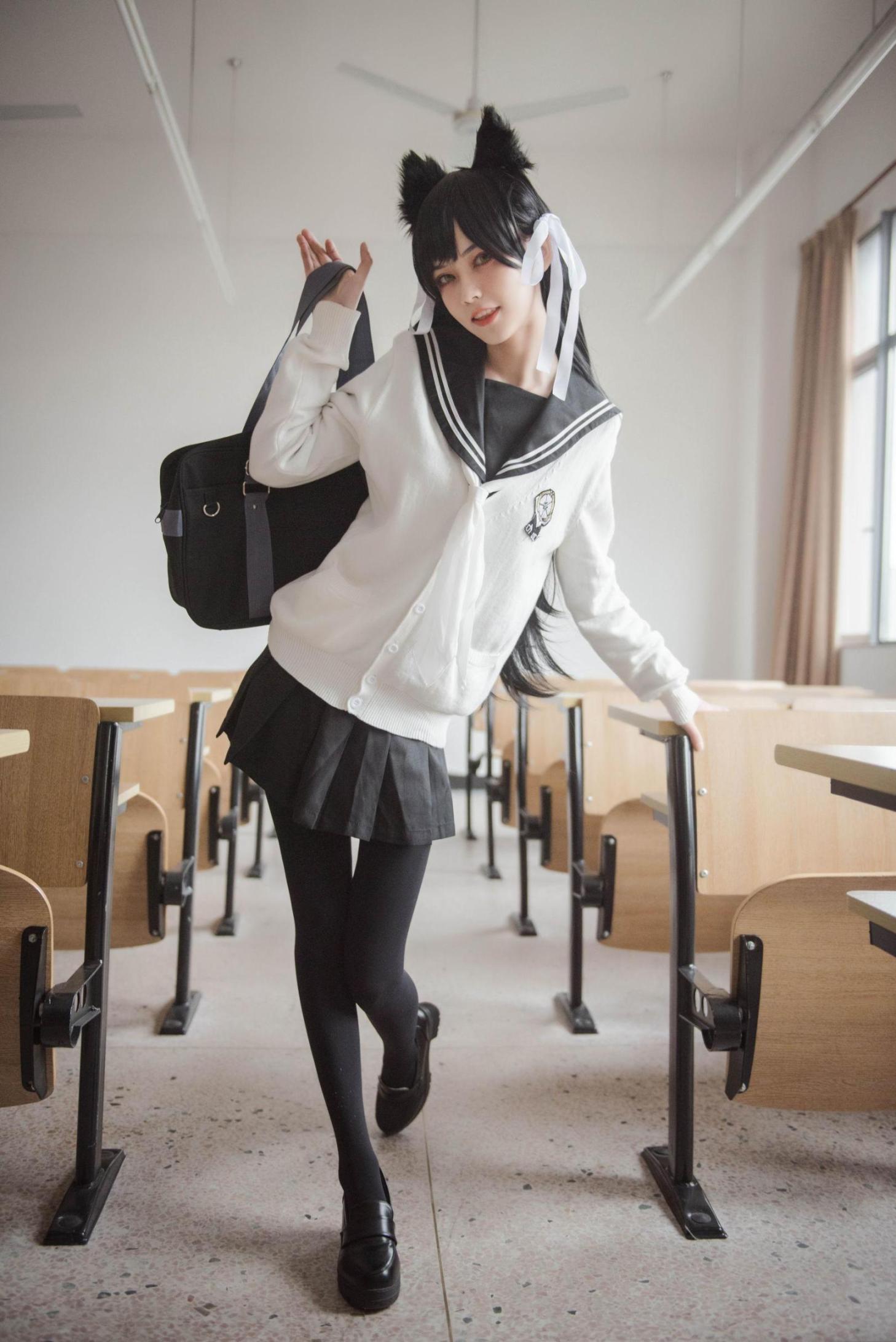 [网络美女] 你的负卿 爱宕制服高清手机美女壁纸6P