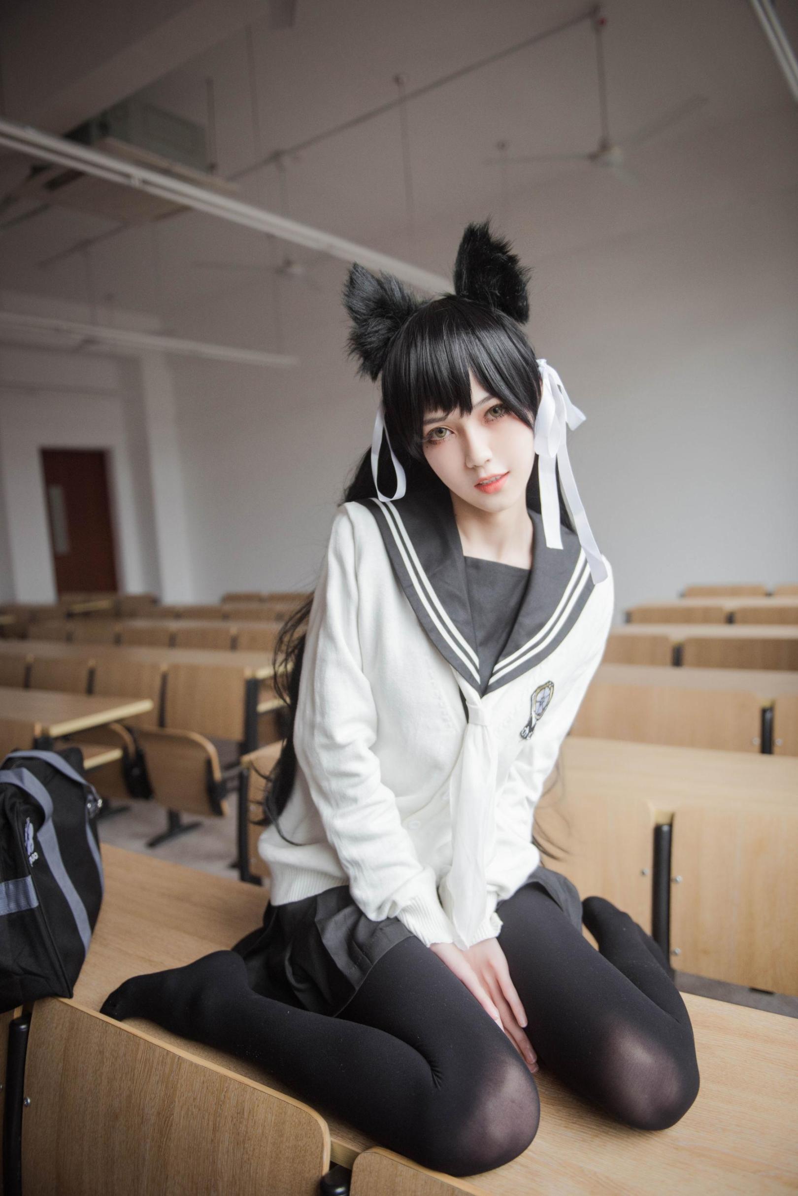 [网络美女] 你的负卿 爱宕制服高清手机美女壁纸4P