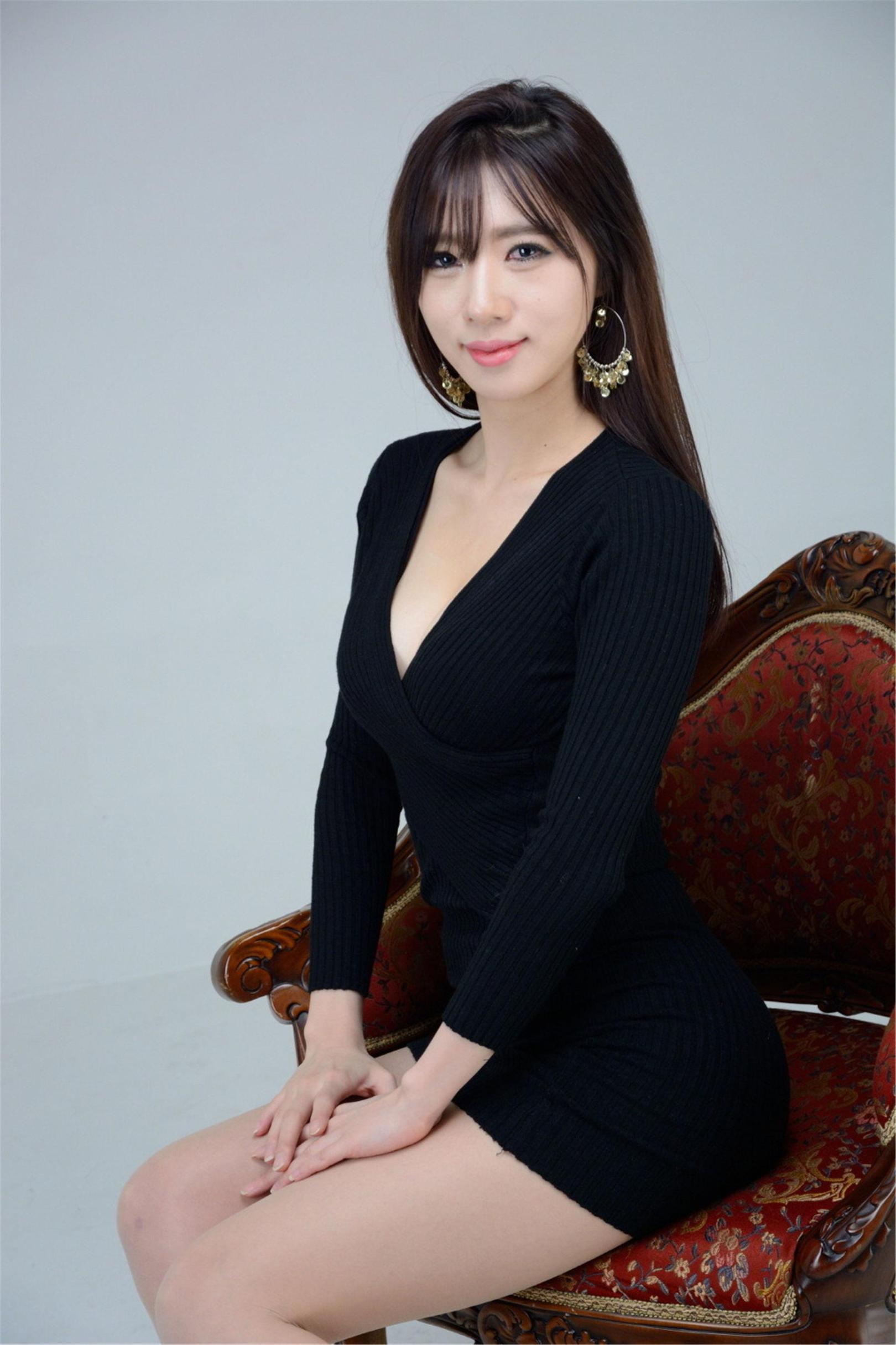 [网络美女] 宋珠娥 黑玉鸣尊高清手机美女壁纸8P