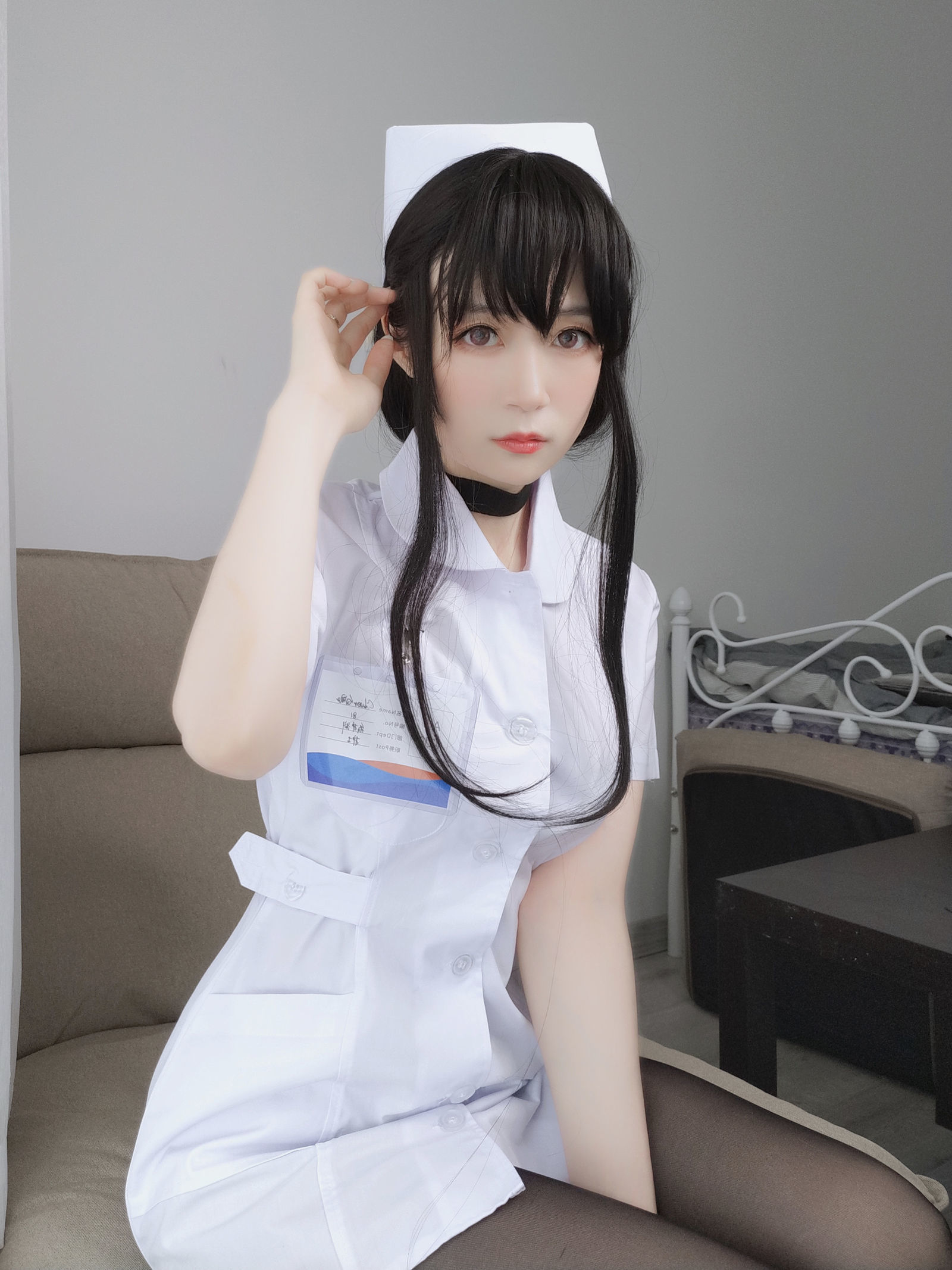 [网络美女] 白银81 长发小护士 高清手机美女壁纸