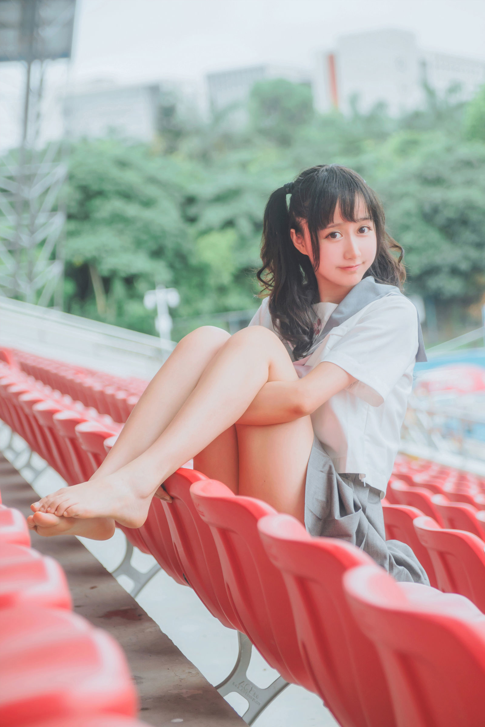 [网络美女] 木绵绵 灰色JK制服高清手机美女壁纸37P