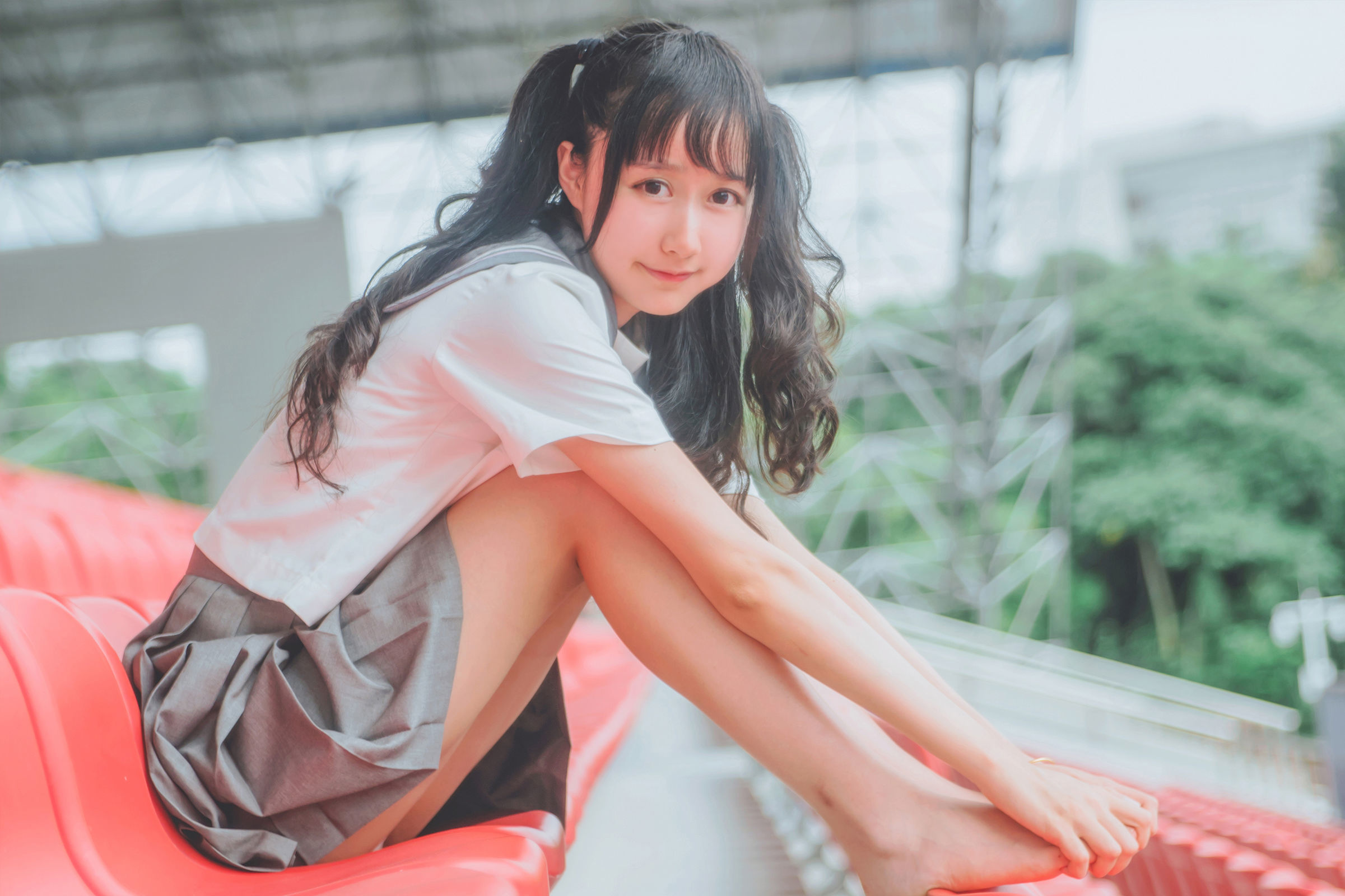 [网络美女] 木绵绵 灰色JK制服高清手机美女壁纸33P