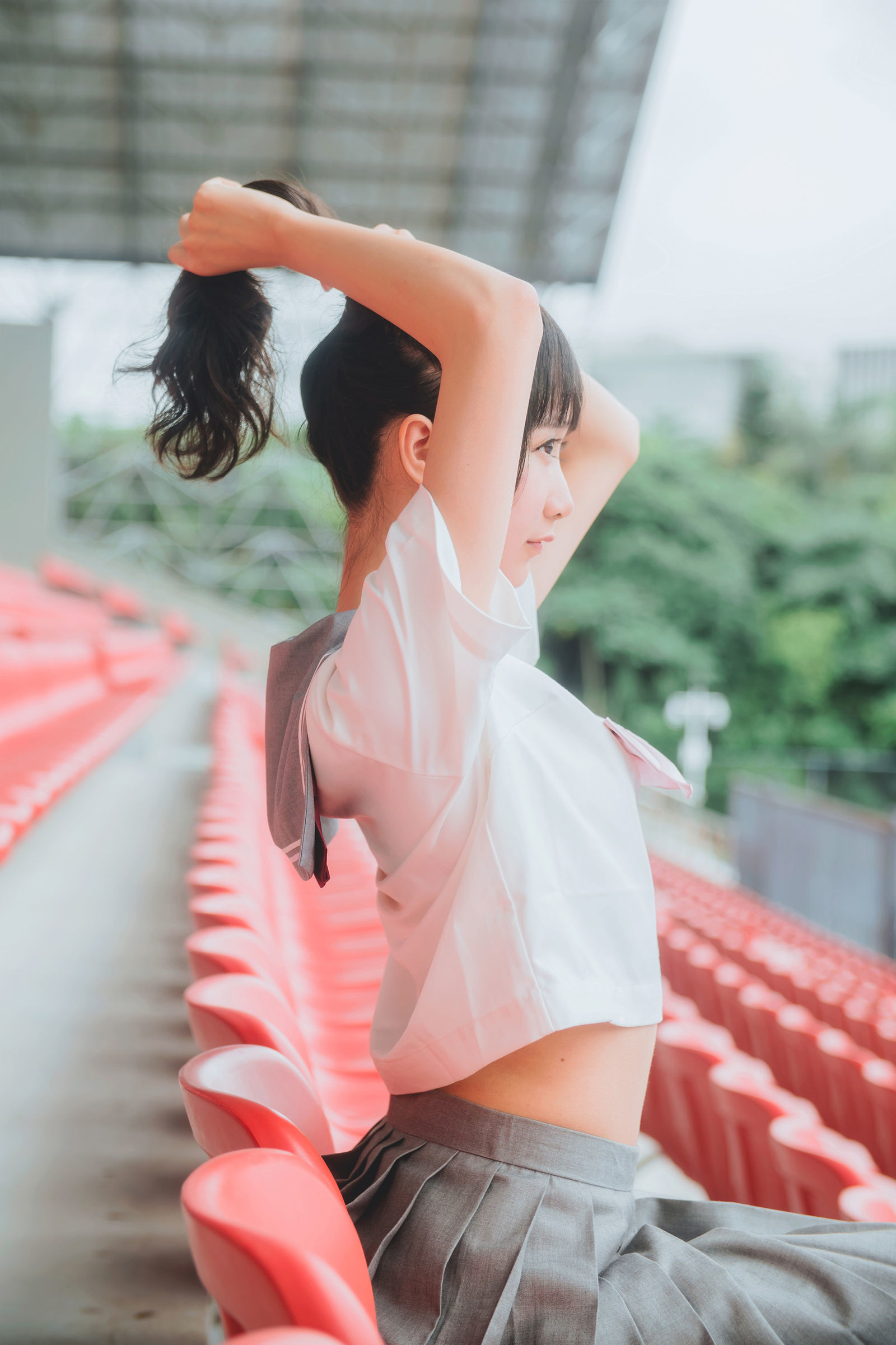 [网络美女] 木绵绵 灰色JK制服高清手机美女壁纸19P