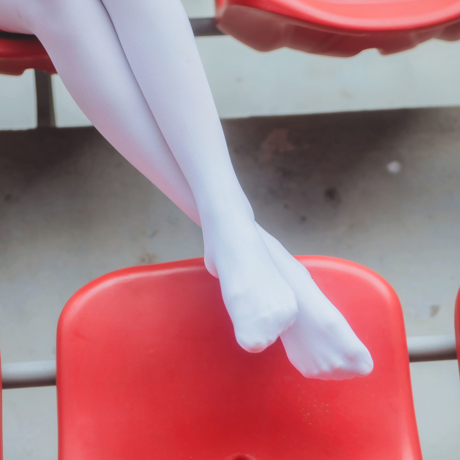 [网络美女] 木绵绵 灰色JK制服高清手机美女壁纸38P