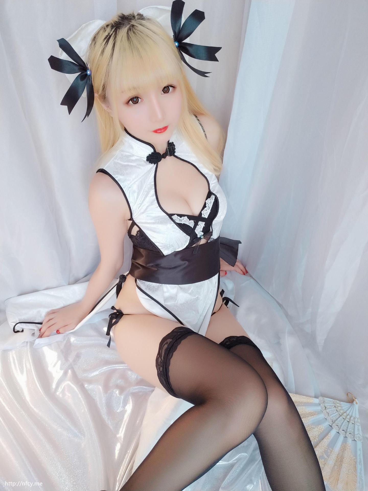 [网络美女] 星之迟迟 优雅旗袍包 高清手机美女壁纸