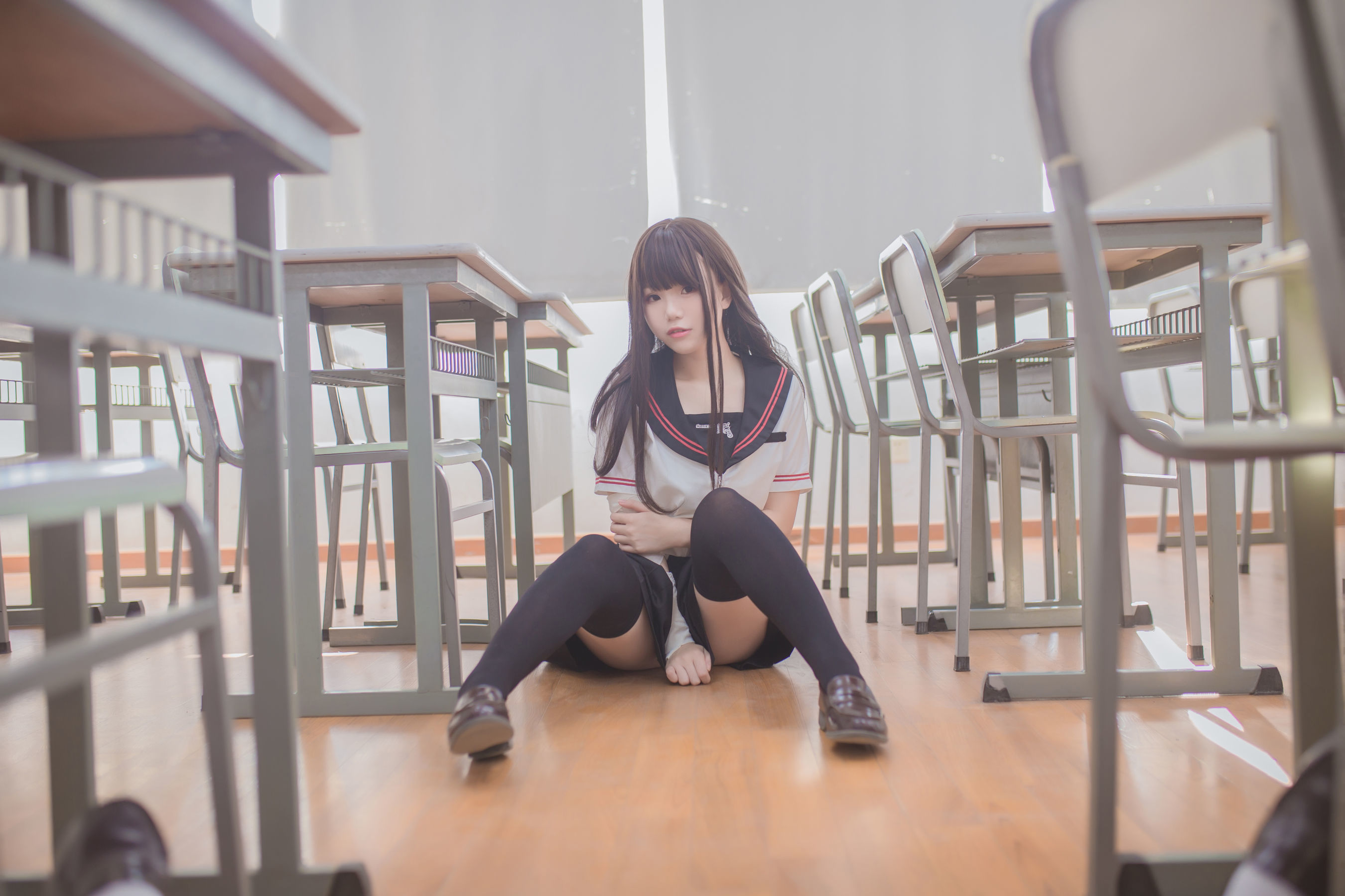 [网络美女] Yoko宅夏 黑丝JK 高清手机美女壁纸