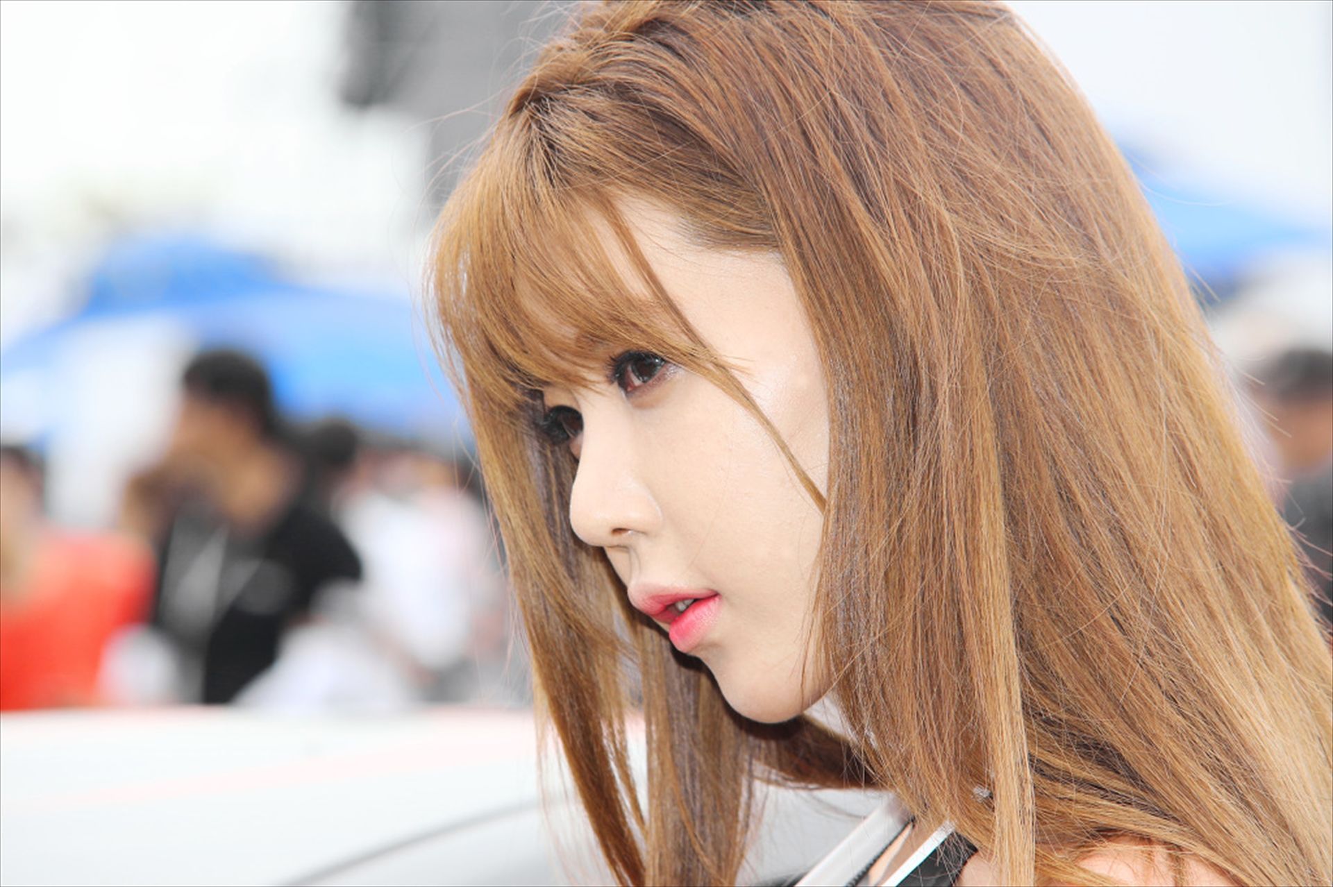 [网络美女] 许允美 2014首尔汽车展-皮衣长靴系列高清手机美女壁纸34P