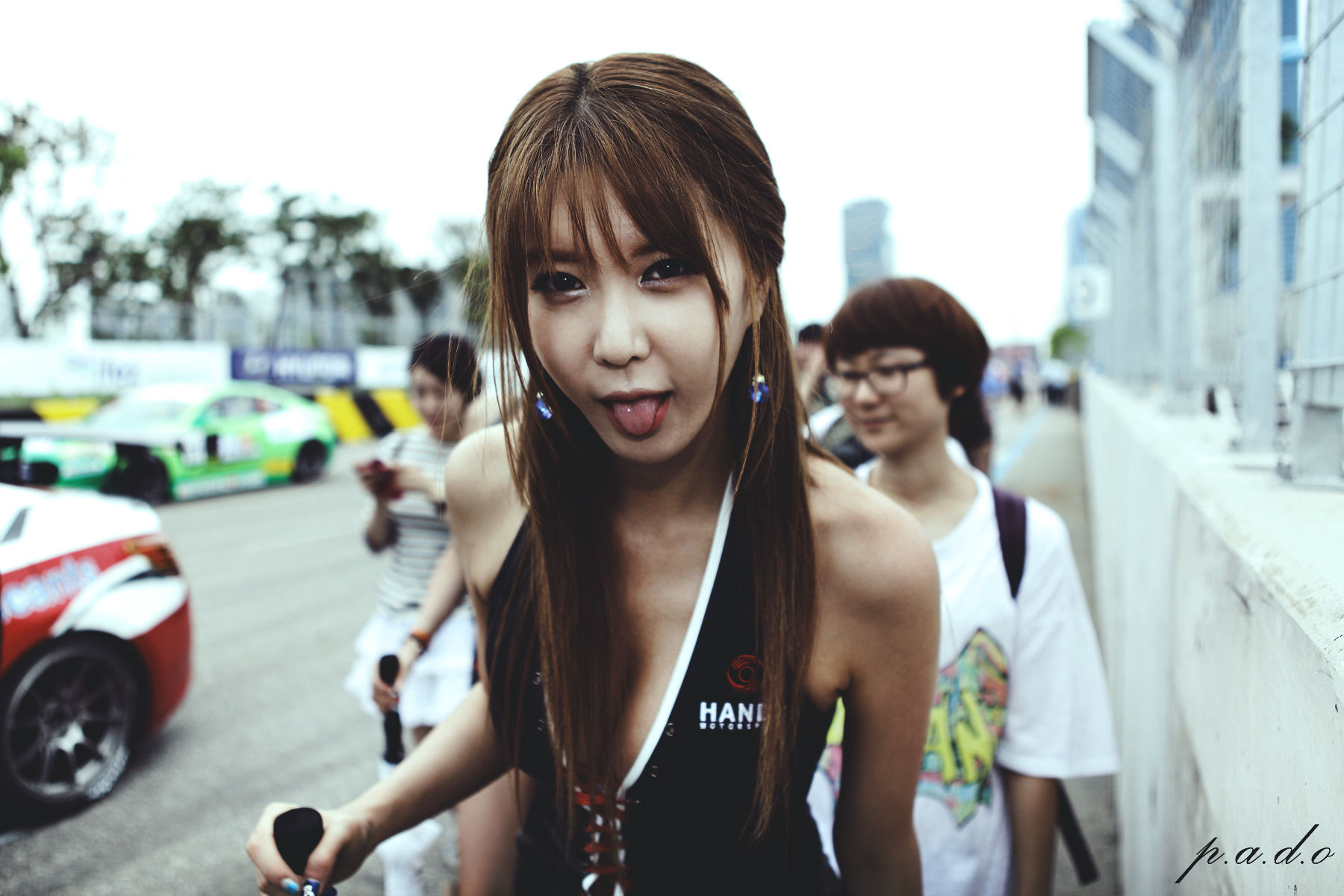 [网络美女] 许允美 2014首尔汽车展-皮衣长靴系列高清手机美女壁纸90P