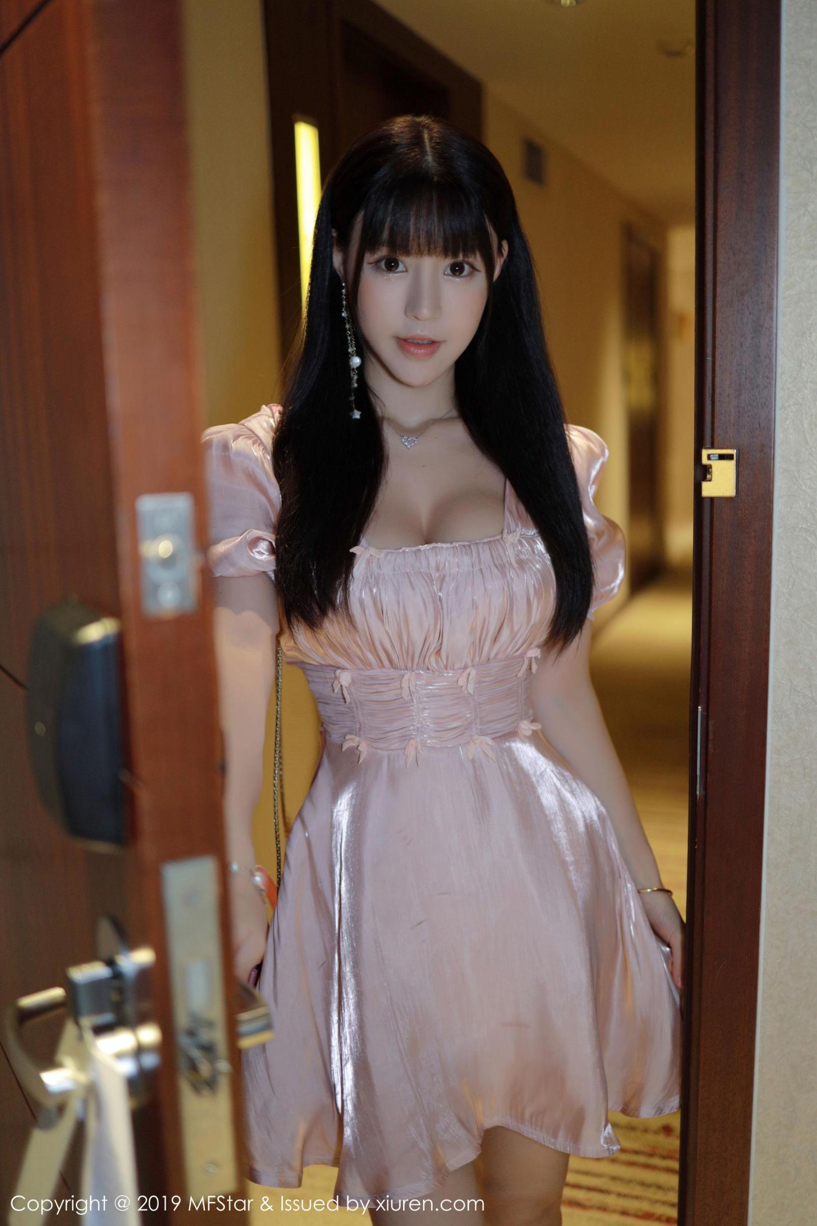 [波萝社] 朱可儿 从入门到室内的私房魅力 高清手机美女壁纸