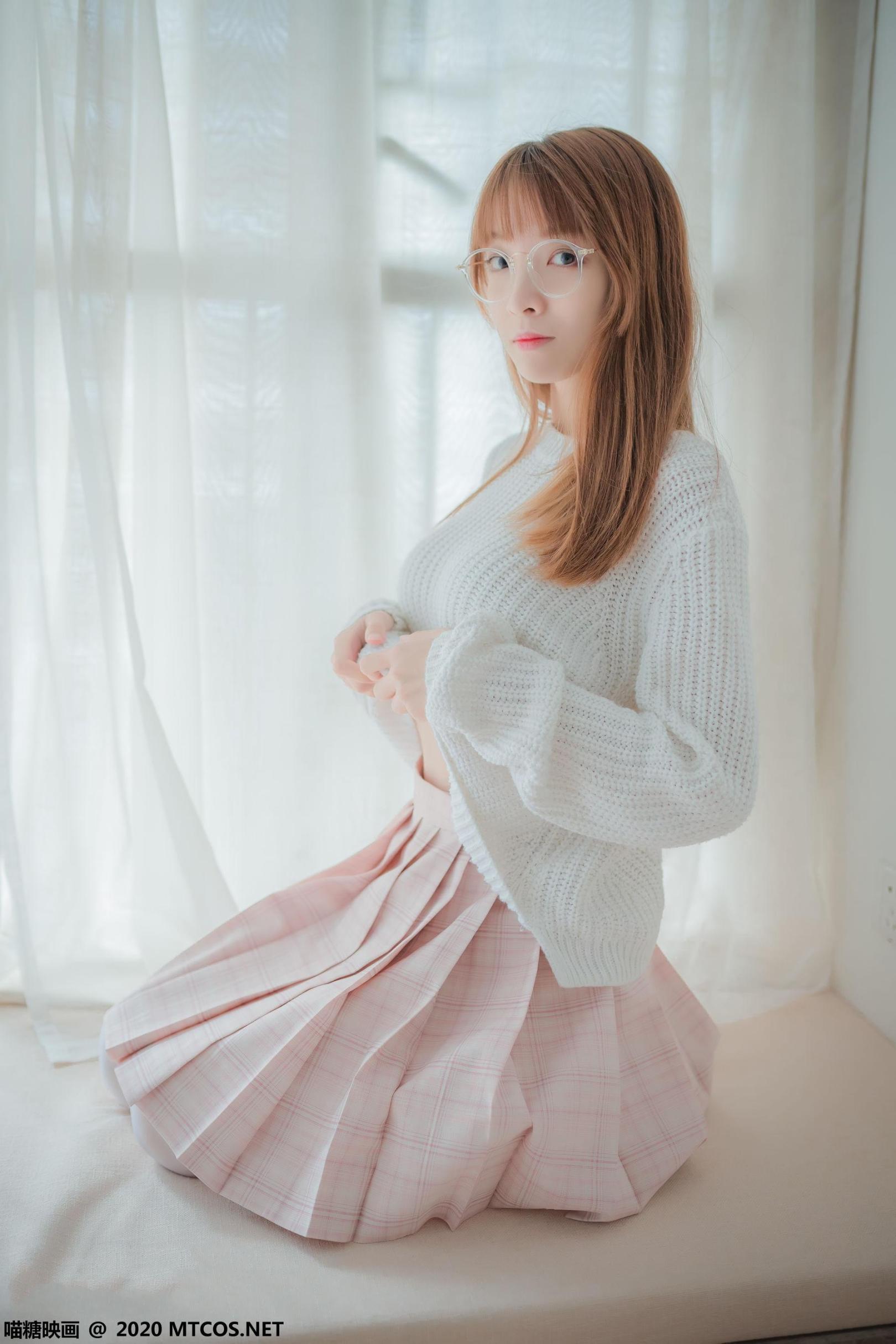 [网络美女] 网络美女 粉格裙的眼睛娘高清手机美女壁纸19P