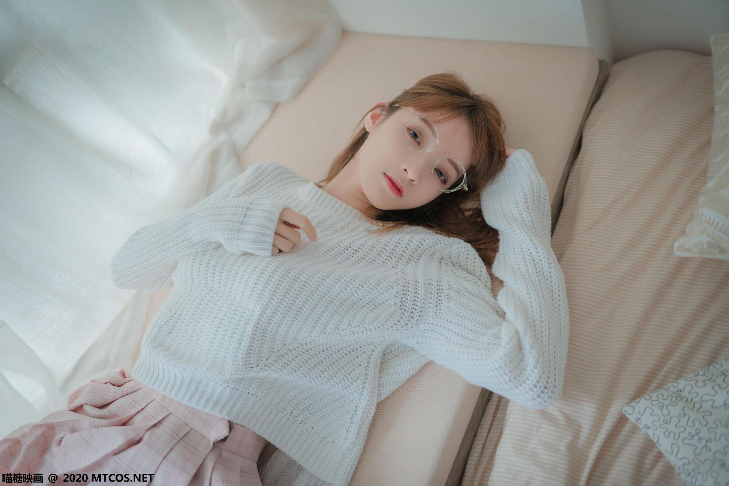 [网络美女] 网络美女 粉格裙的眼睛娘高清手机美女壁纸14P