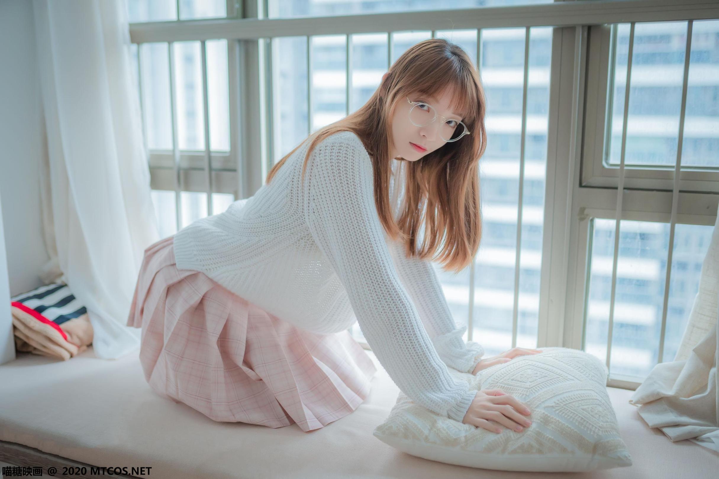 [网络美女] 网络美女 粉格裙的眼睛娘高清手机美女壁纸20P