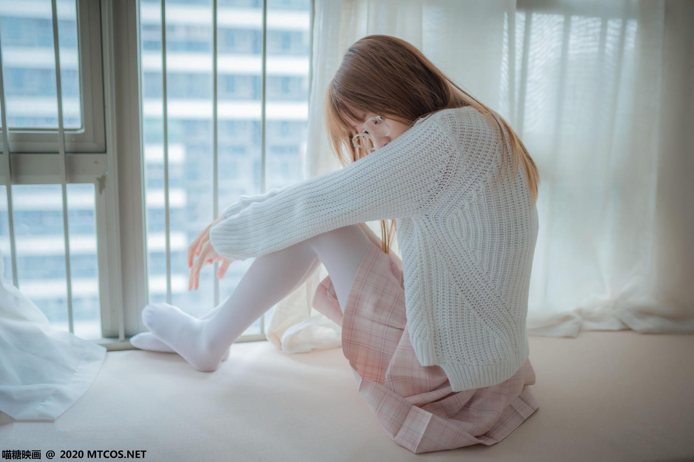 [网络美女] 网络美女 粉格裙的眼睛娘高清手机美女壁纸13P