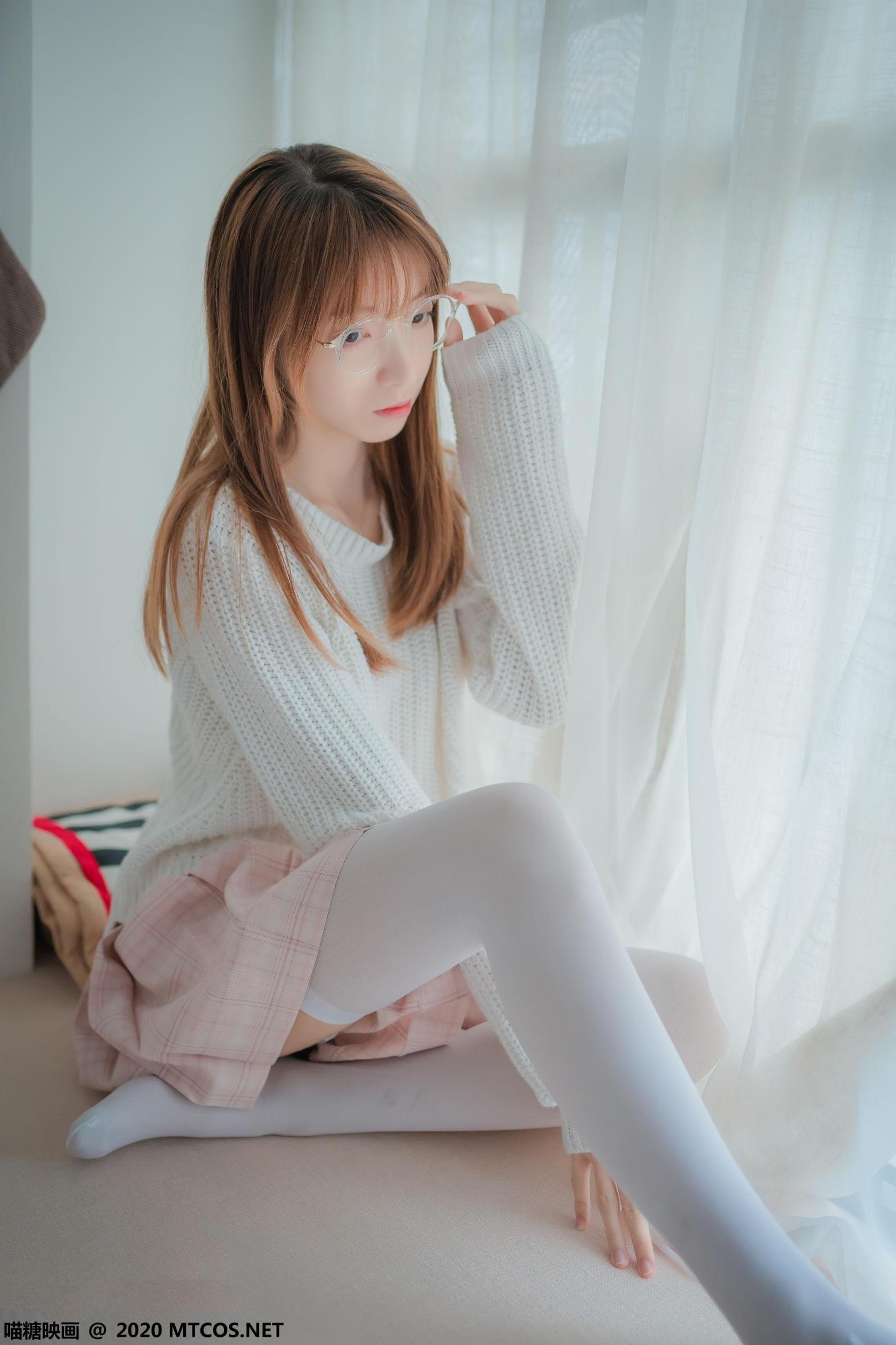 [网络美女] 网络美女 粉格裙的眼睛娘高清手机美女壁纸25P