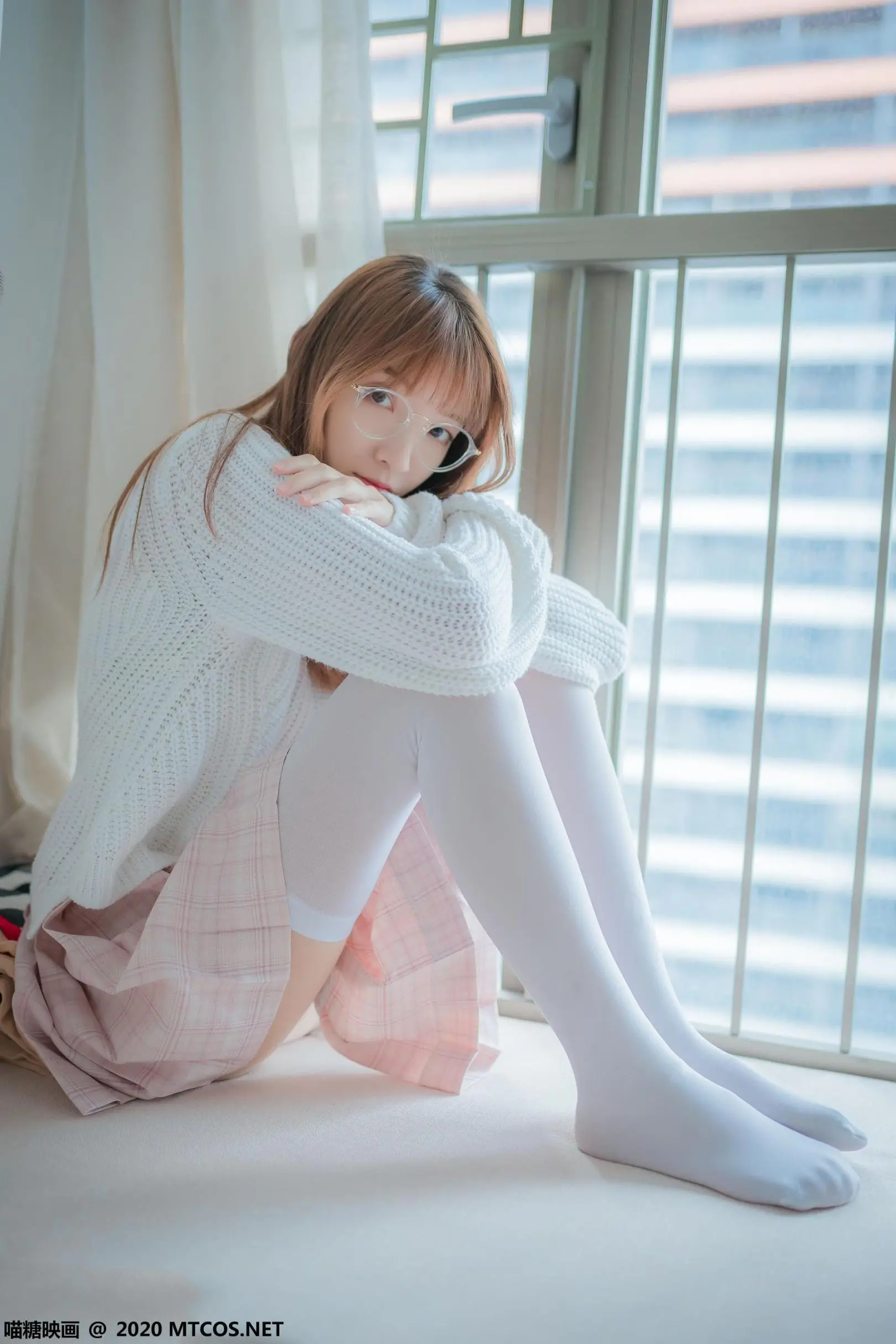 一朵玫瑰 粉格裙的眼睛娘高清写真1P