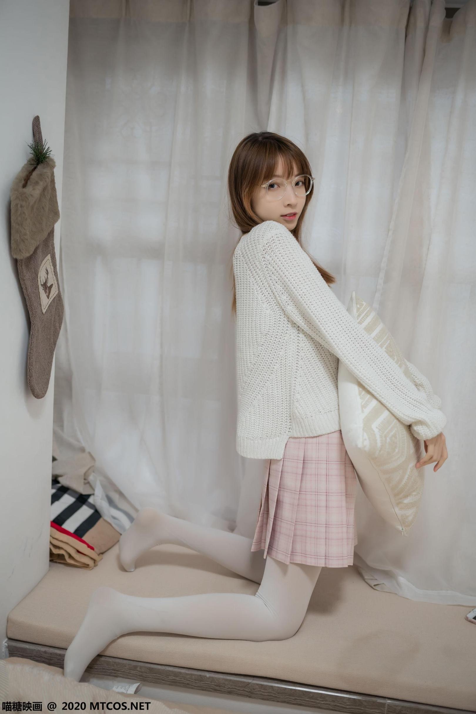 [网络美女] 网络美女 粉格裙的眼睛娘高清手机美女壁纸40P