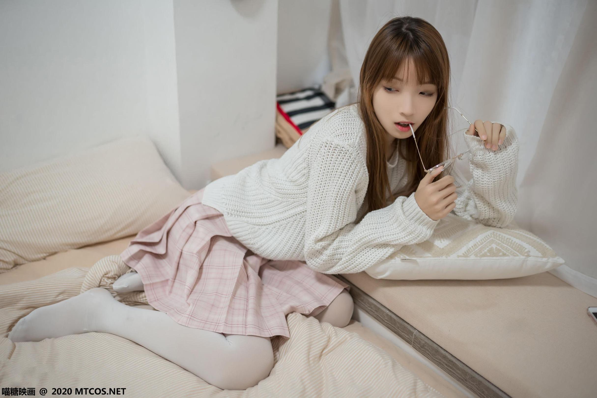 [网络美女] 网络美女 粉格裙的眼睛娘高清手机美女壁纸39P