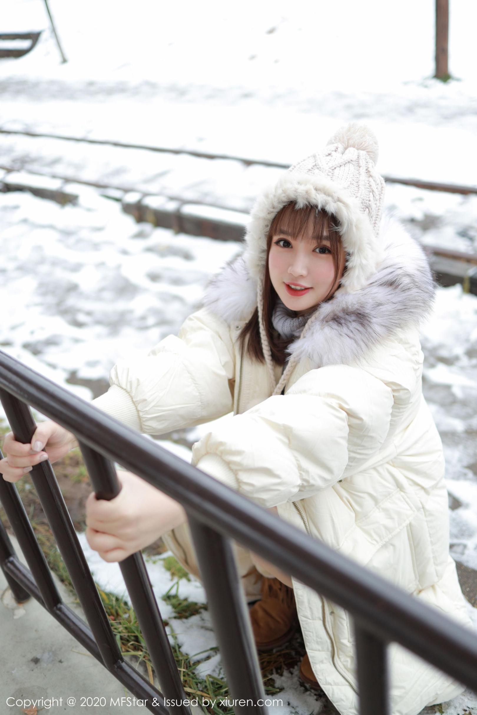 [模范学院] 蛋糕Cake 性感开背毛衣系列高清手机美女壁纸6P