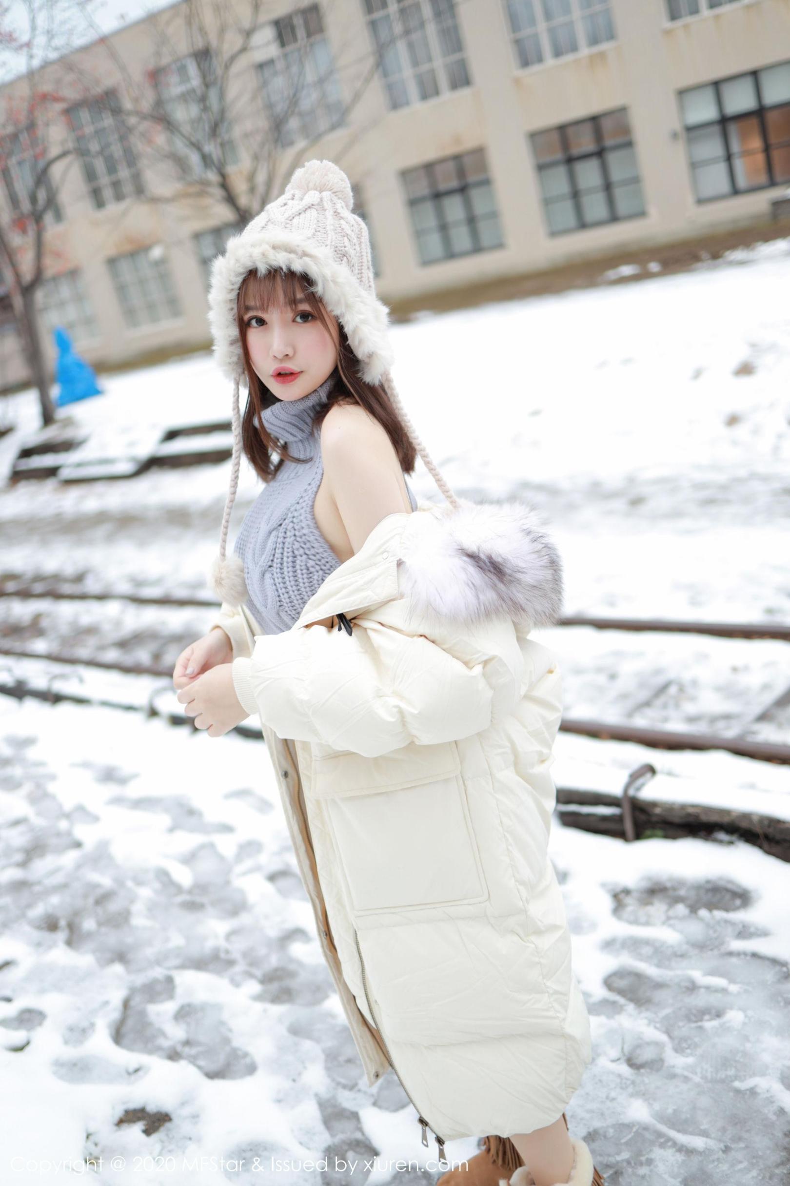 [模范学院] 蛋糕Cake 性感开背毛衣系列高清手机美女壁纸7P