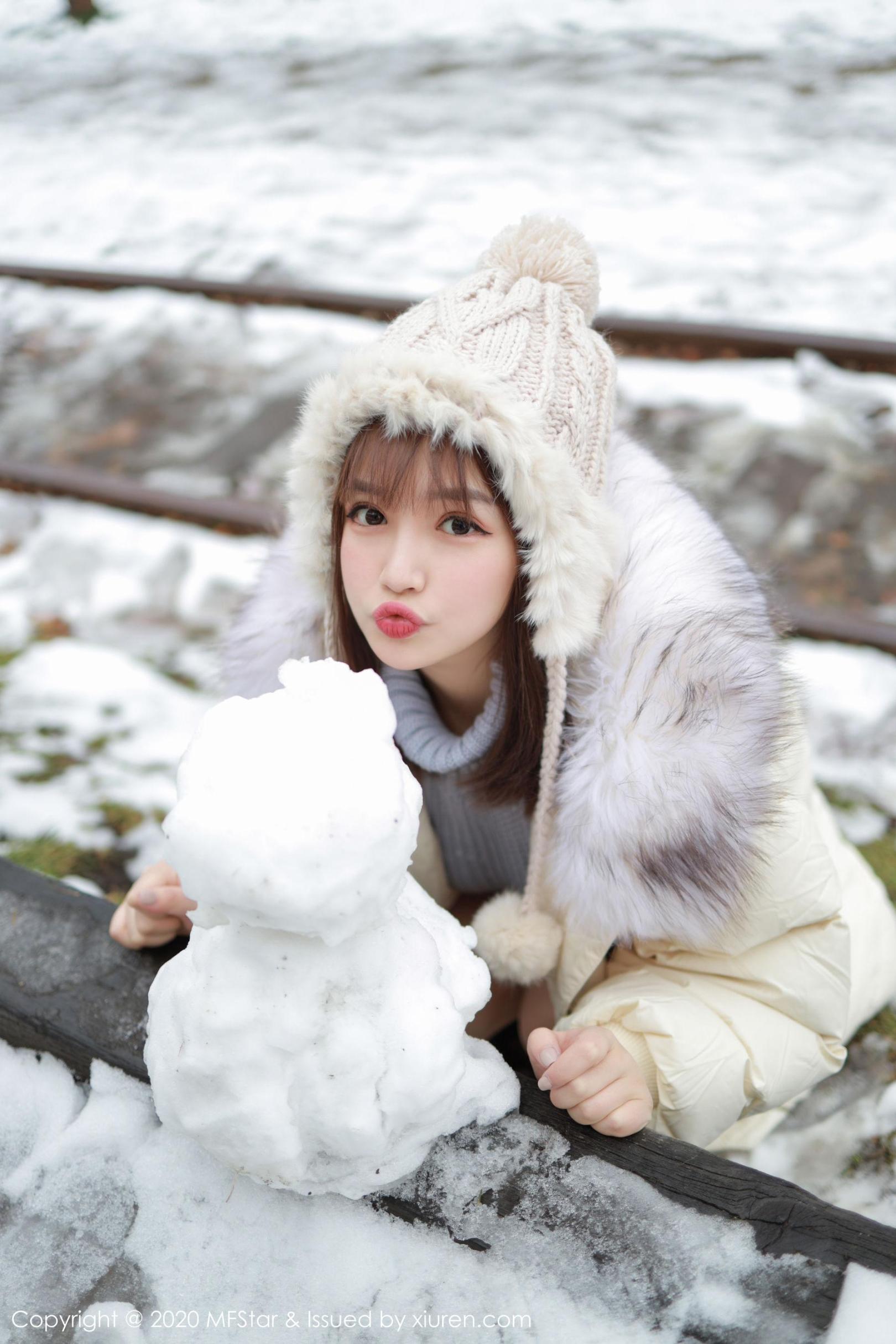 [模范学院] 蛋糕Cake 性感开背毛衣系列高清手机美女壁纸12P