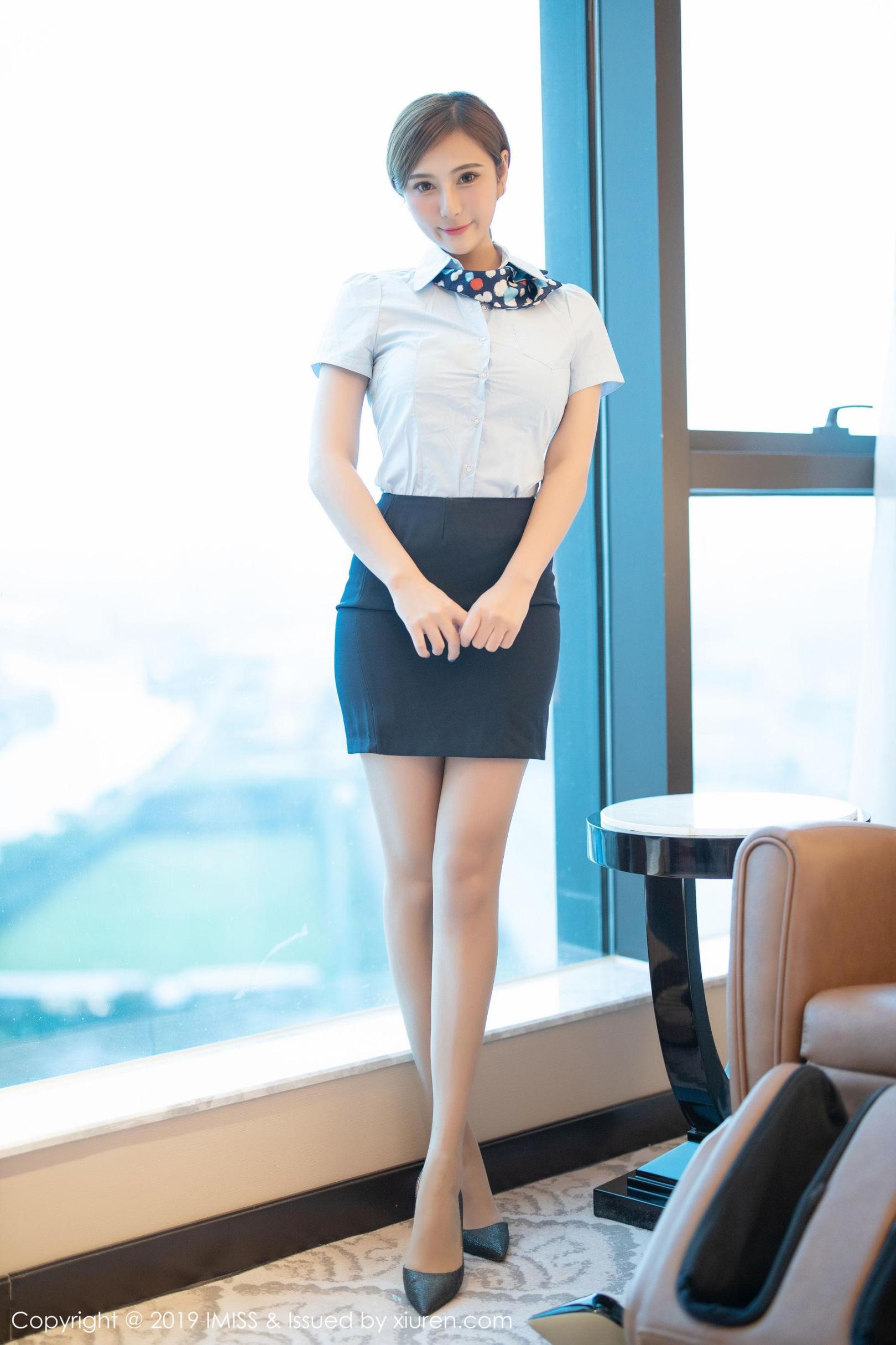[爱蜜社] Lavinia肉肉 无法抵御的职业装 高清手机美女壁纸