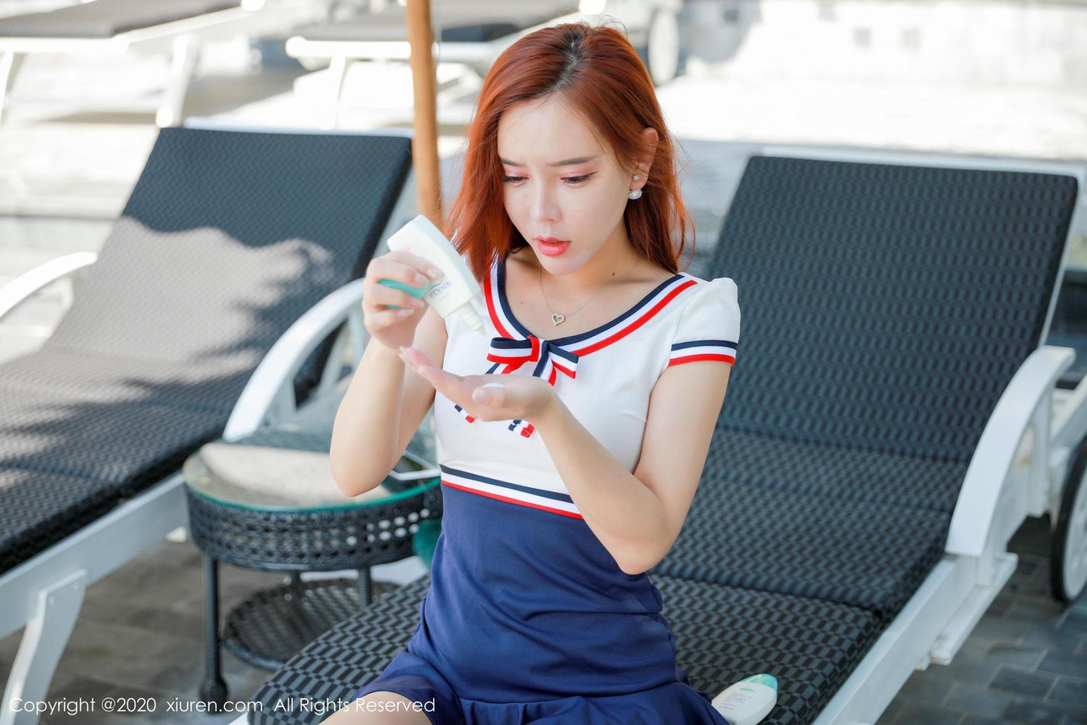 [尤果网] 艾小青 黑丝无内，有趣制服高清手机美女壁纸1P