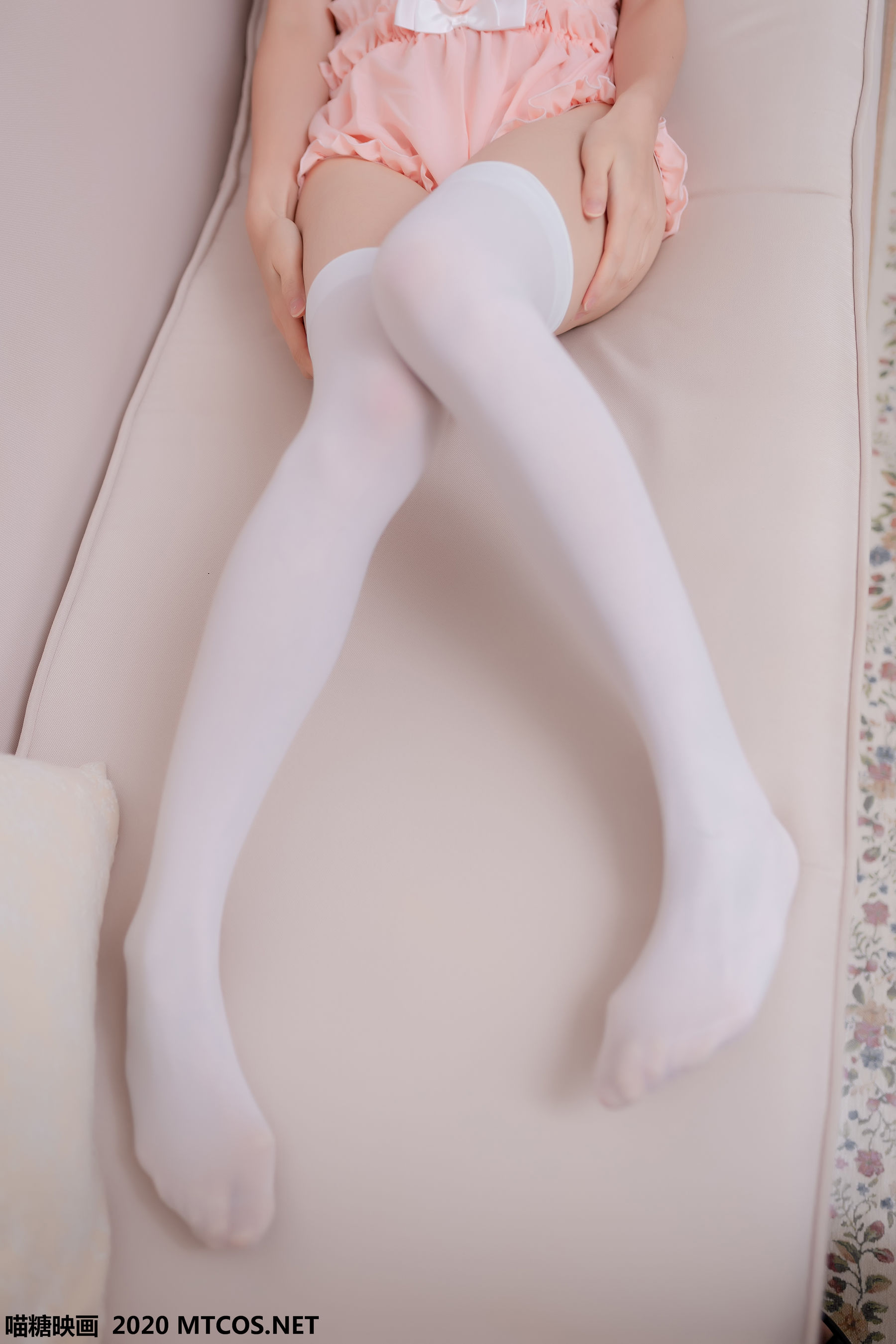 [网络美女] 网络美女 甜甜的女友高清手机美女壁纸1P