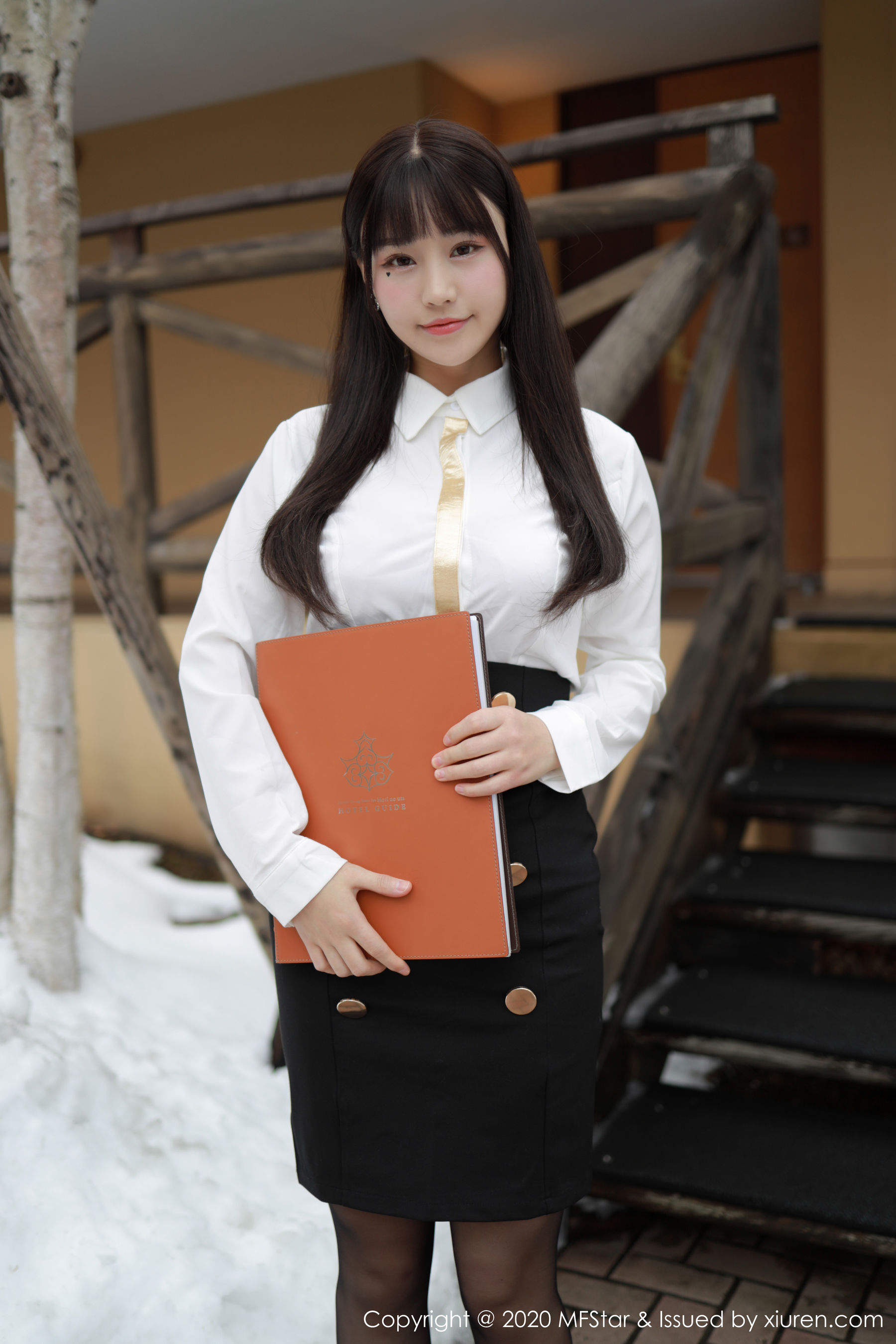 [波萝社] 朱可儿 变身酒店客房经理~ 高清手机美女壁纸