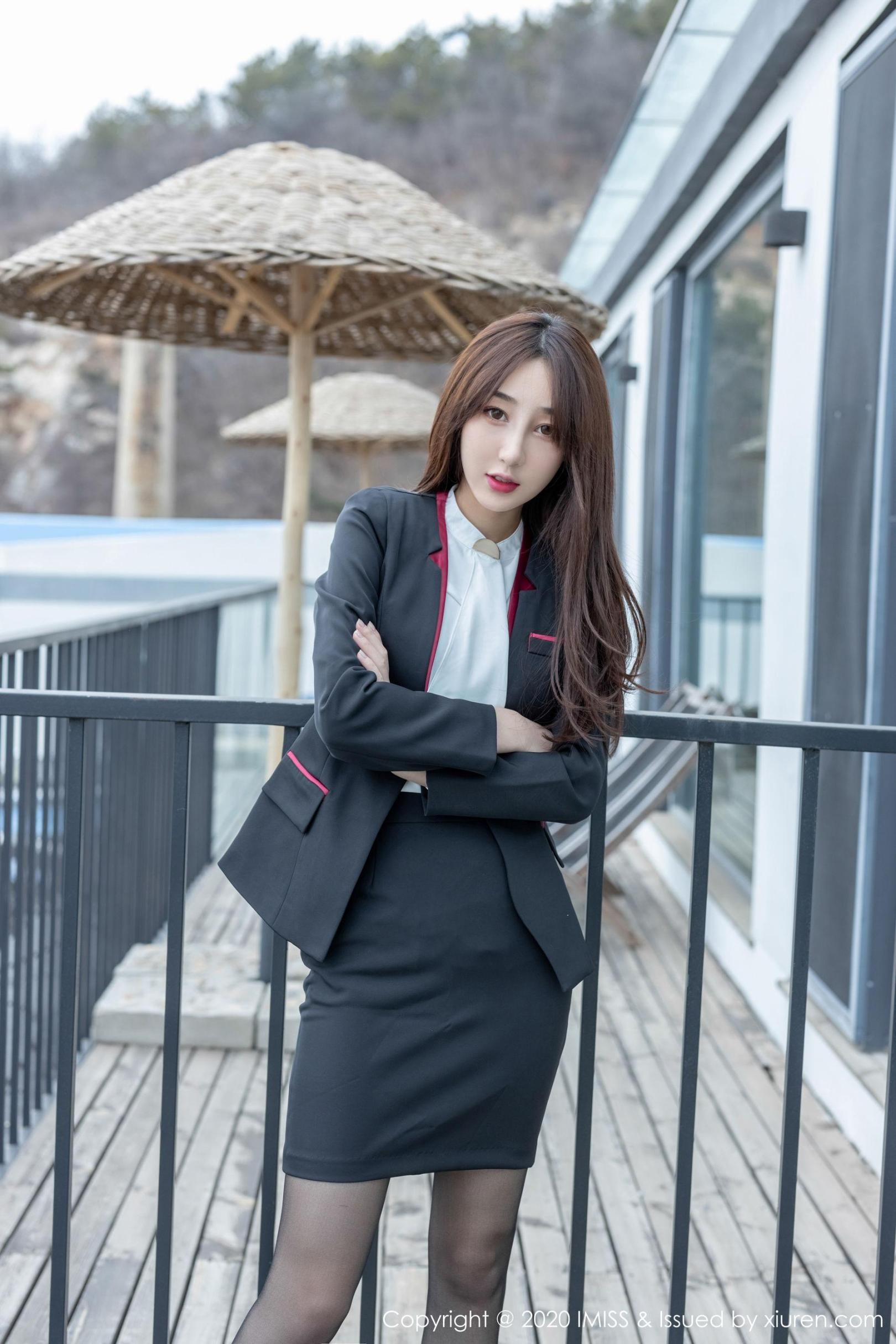[秀人网] 九月生 极致诱人OL丝袜美足系列 高清手机美女壁纸