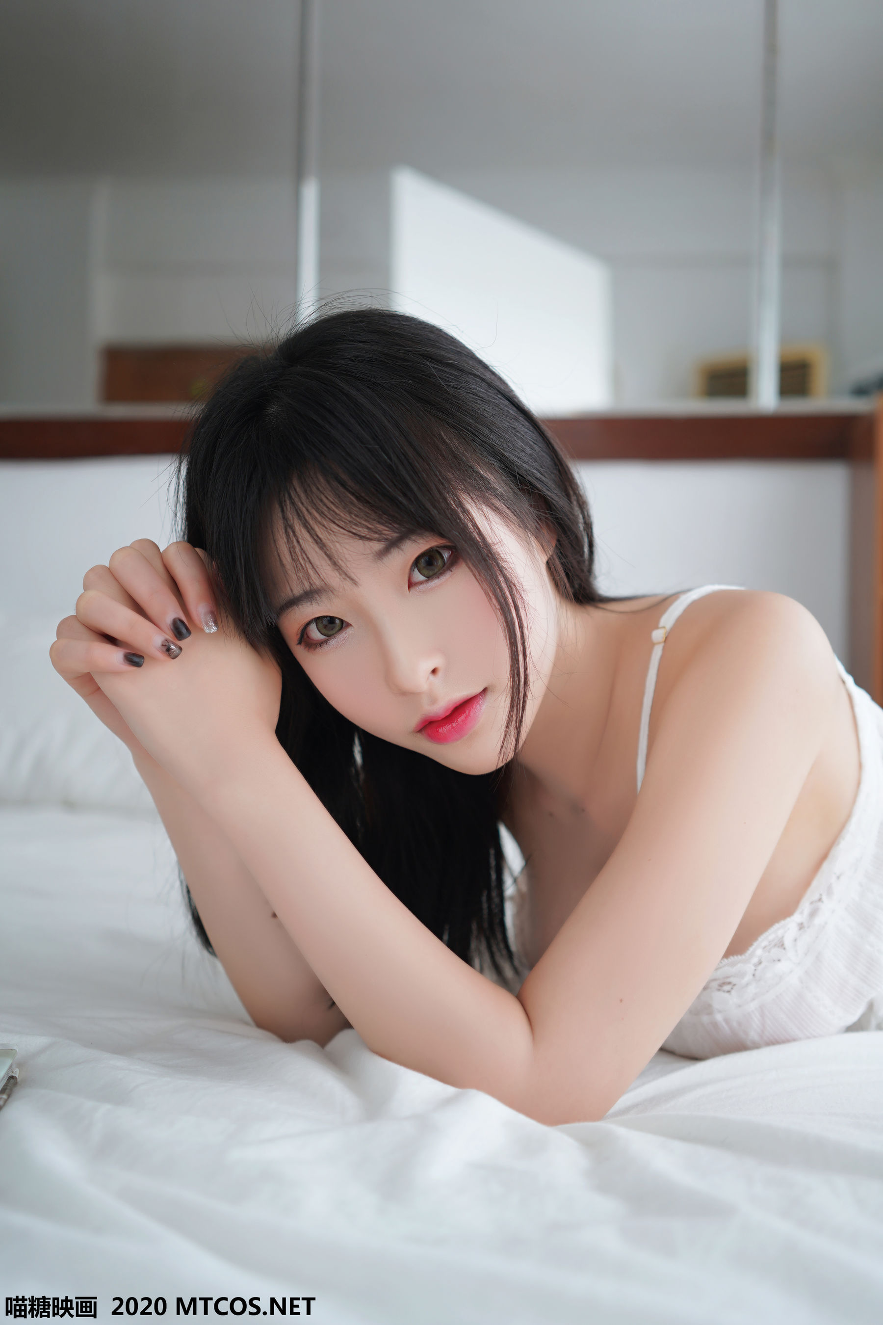[网络美女] 网络美女 夏日清凉私房高清手机美女壁纸11P