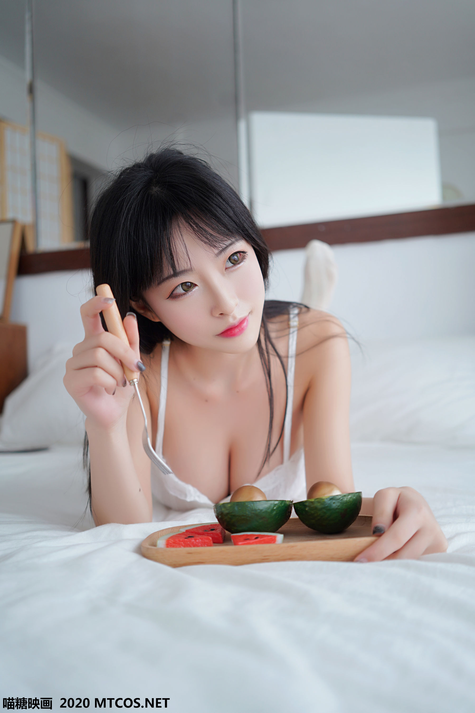 [网络美女] 网络美女 夏日清凉私房高清手机美女壁纸18P