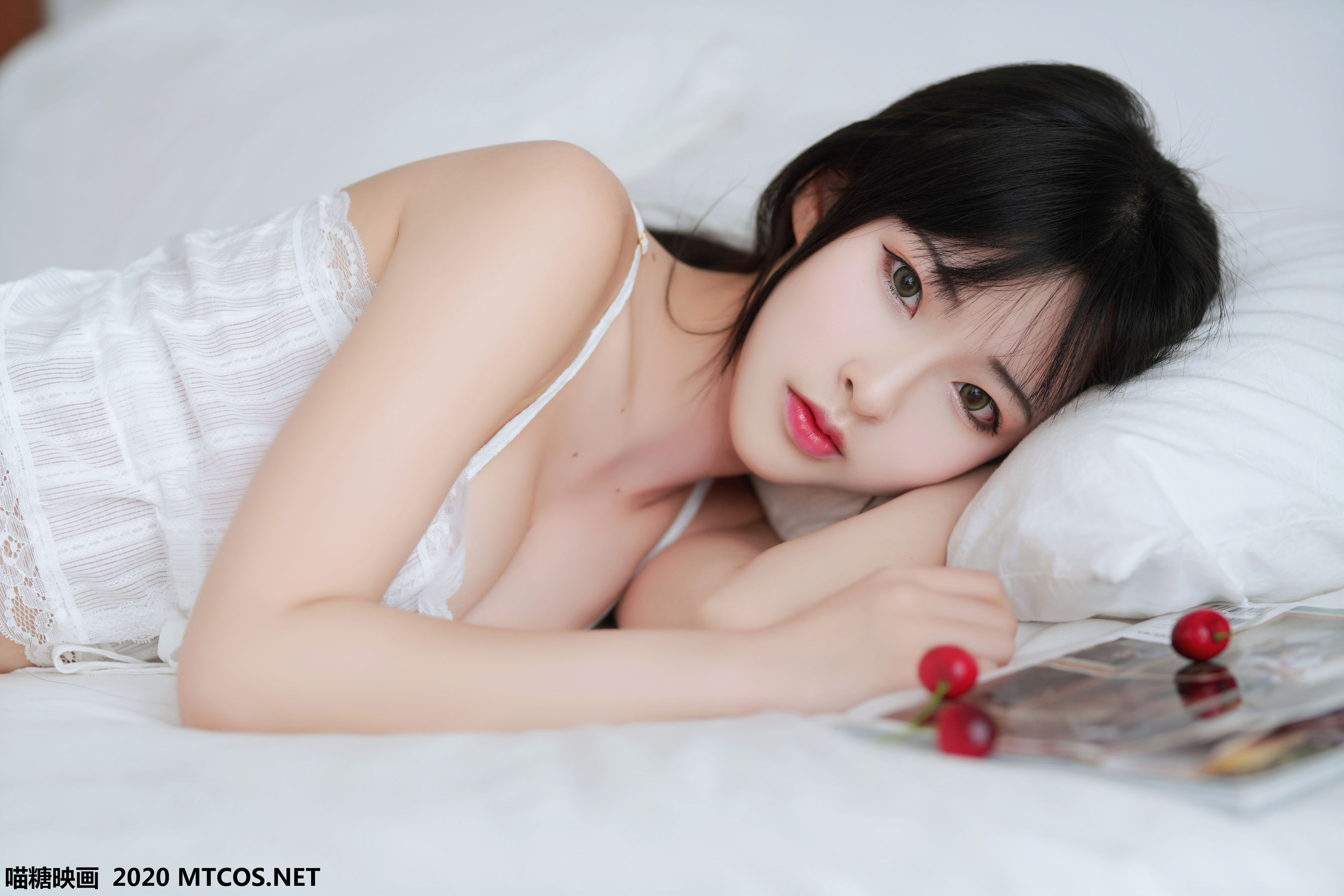 [网络美女] 网络美女 夏日清凉私房高清手机美女壁纸6P