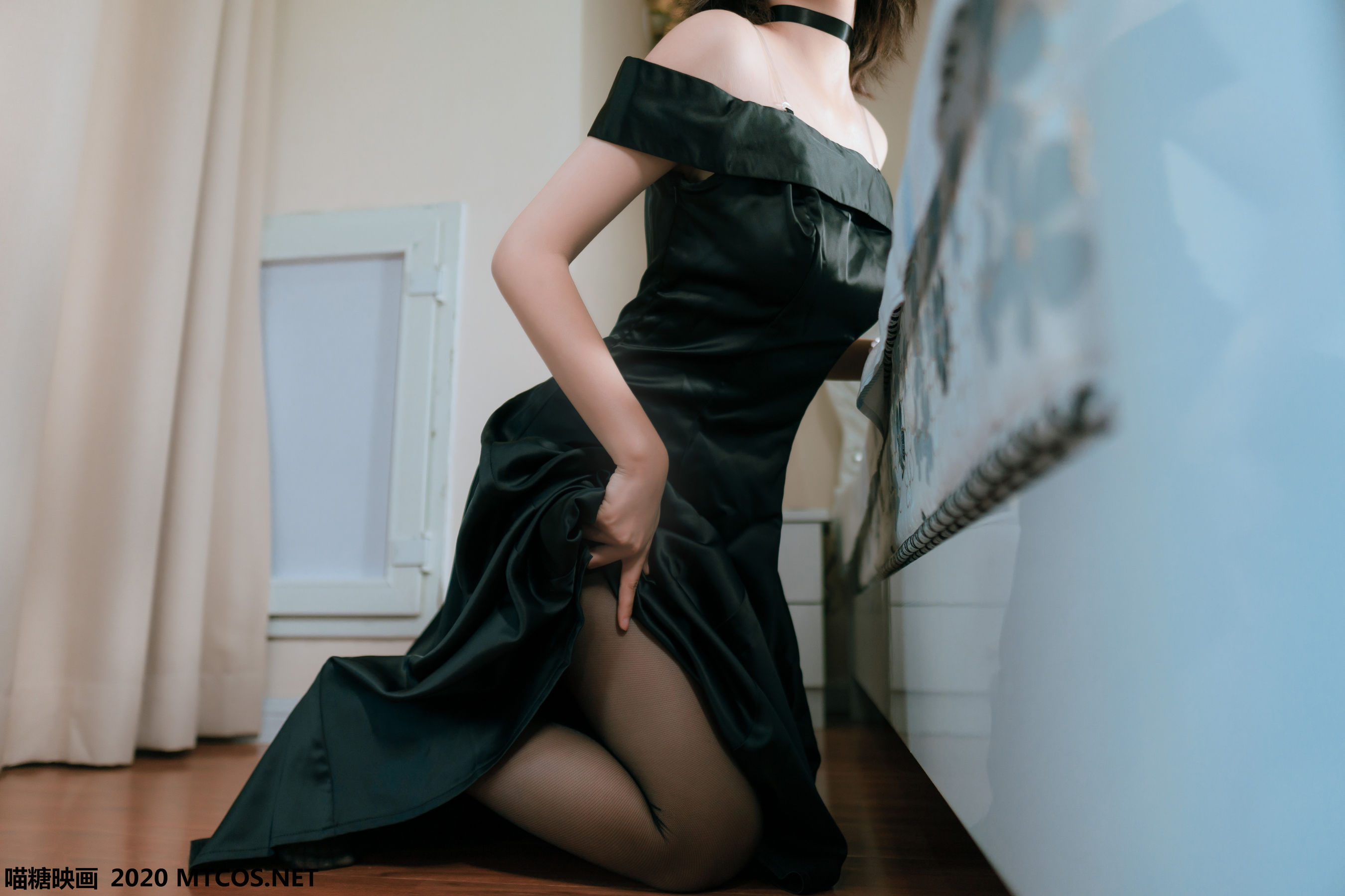 [网络美女] 网络美女 黑色礼服高清手机美女壁纸46P