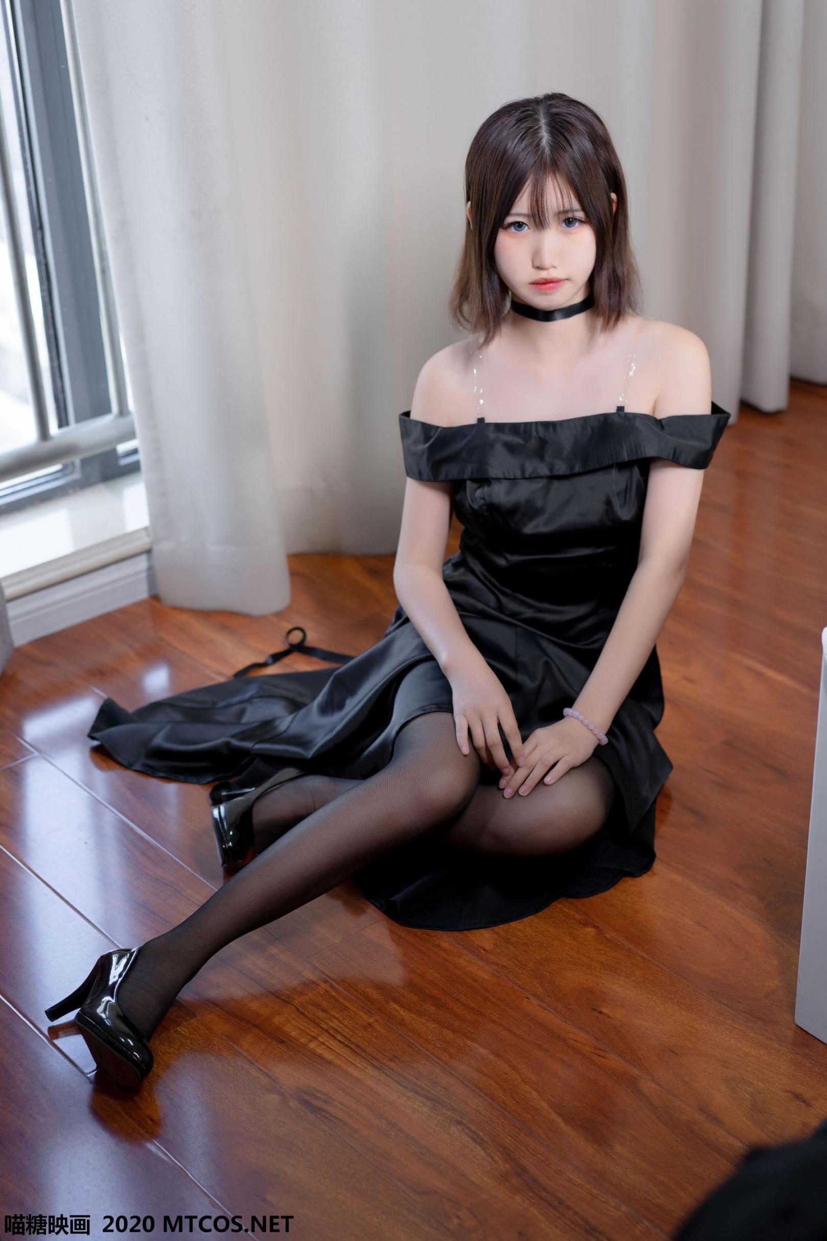 [网络美女] 网络美女 黑色礼服高清手机美女壁纸17P