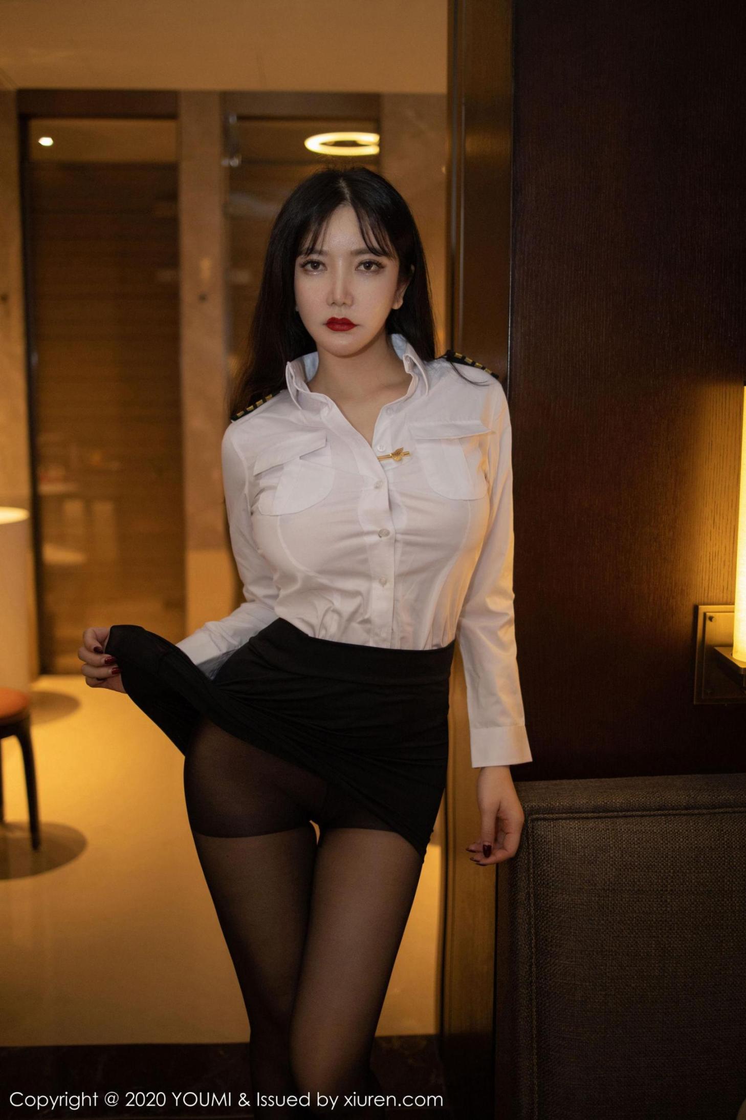 [尤果圈爱尤物] 李妍曦 白衬衫、超短裙与黑丝袜的女警制服 高清手机美女壁纸