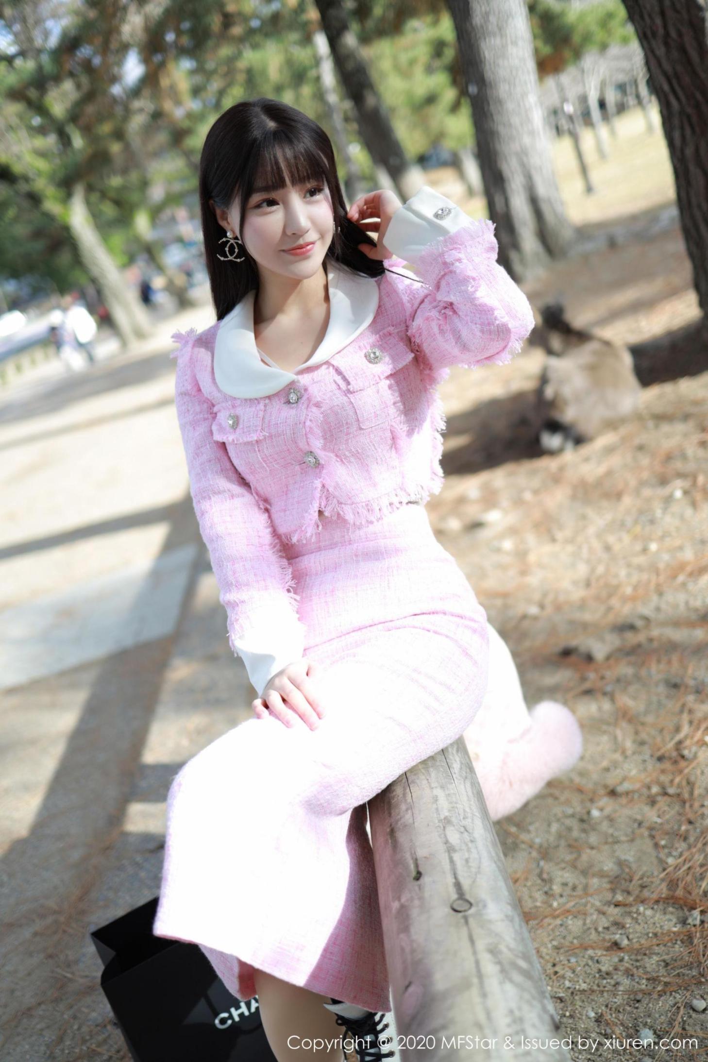 [波萝社] 朱可儿 粉色服饰外景拍摄系列 高清手机美女壁纸