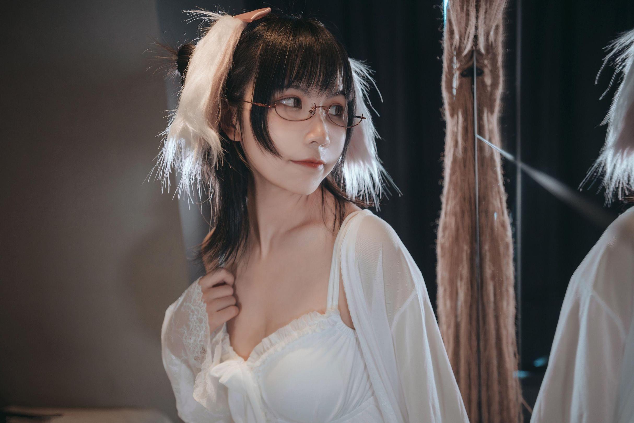 [网络美女] 逐月su 睡衣兔子高清手机美女壁纸3P