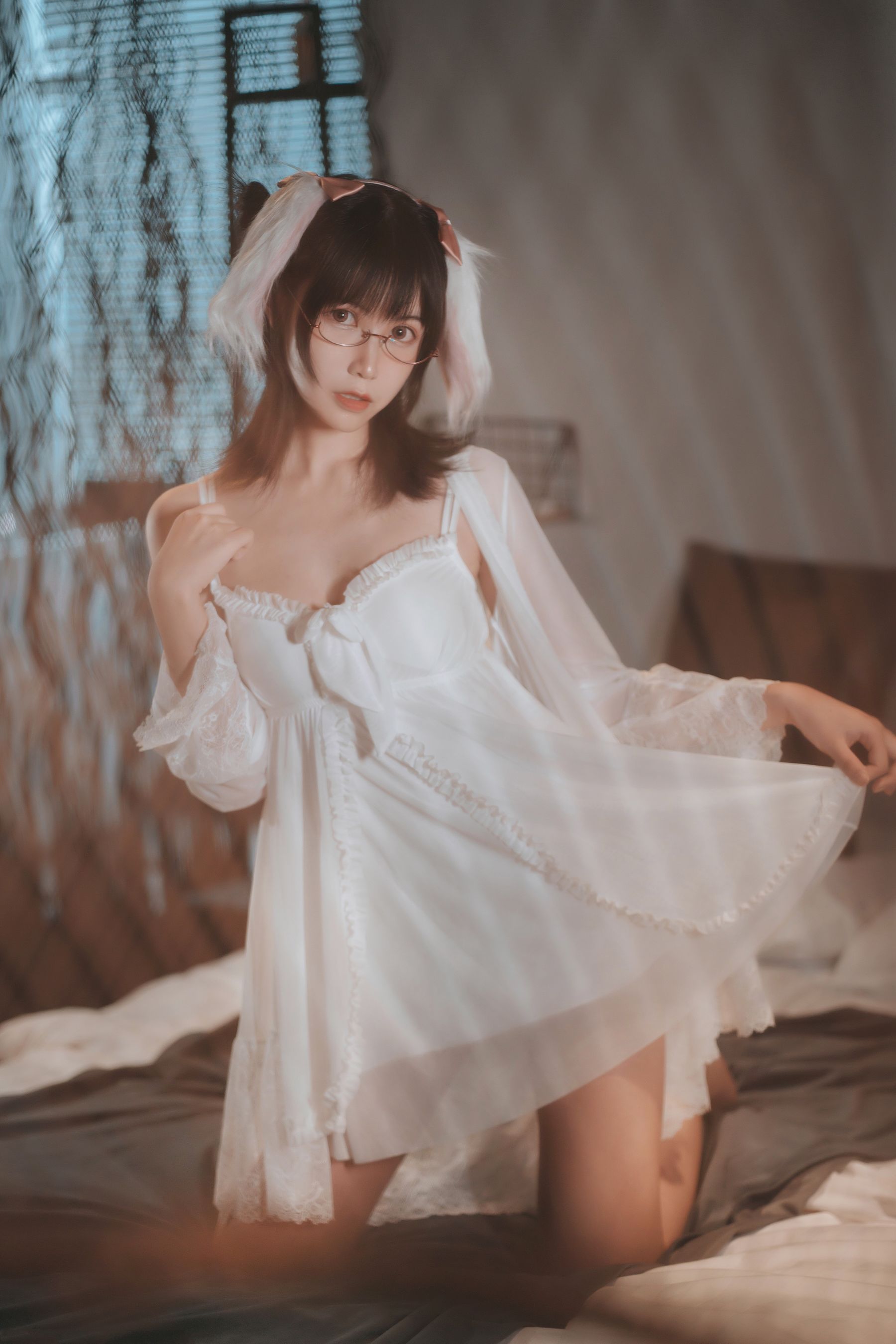 [网络美女] 逐月su 睡衣兔子高清手机美女壁纸28P