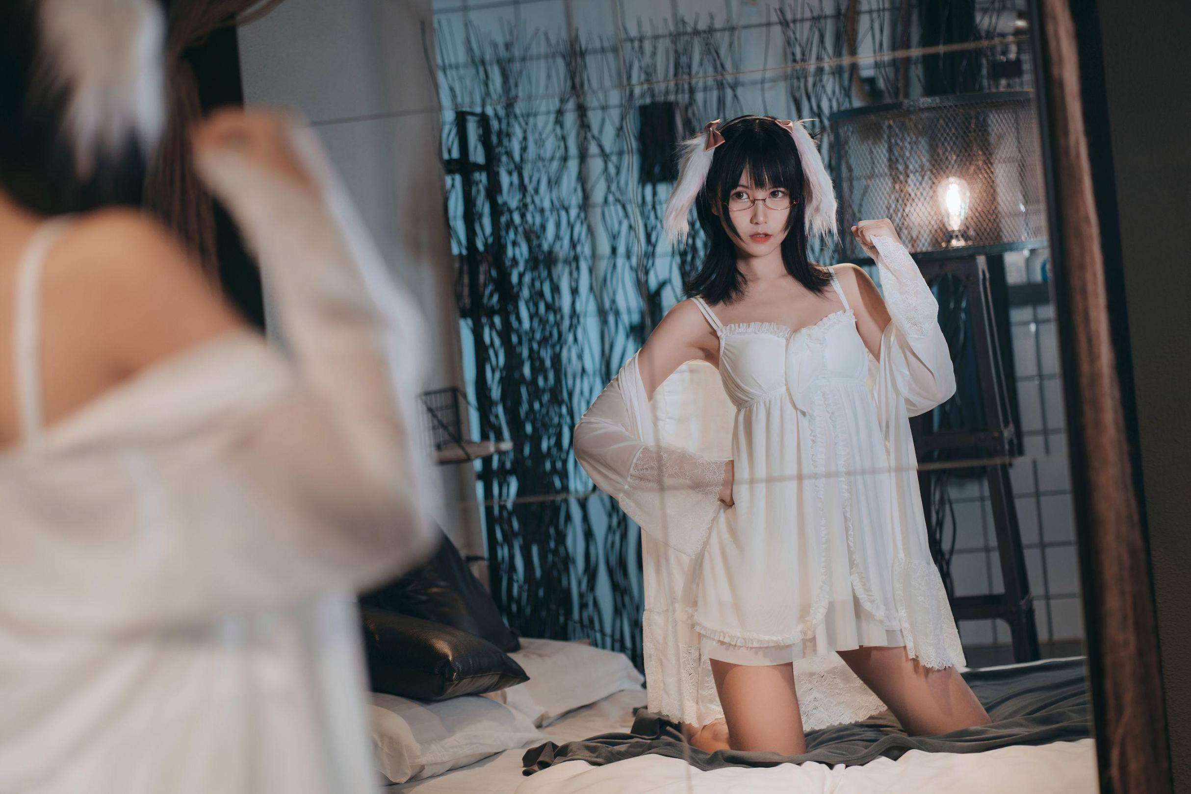 [网络美女] 逐月su 睡衣兔子高清手机美女壁纸10P