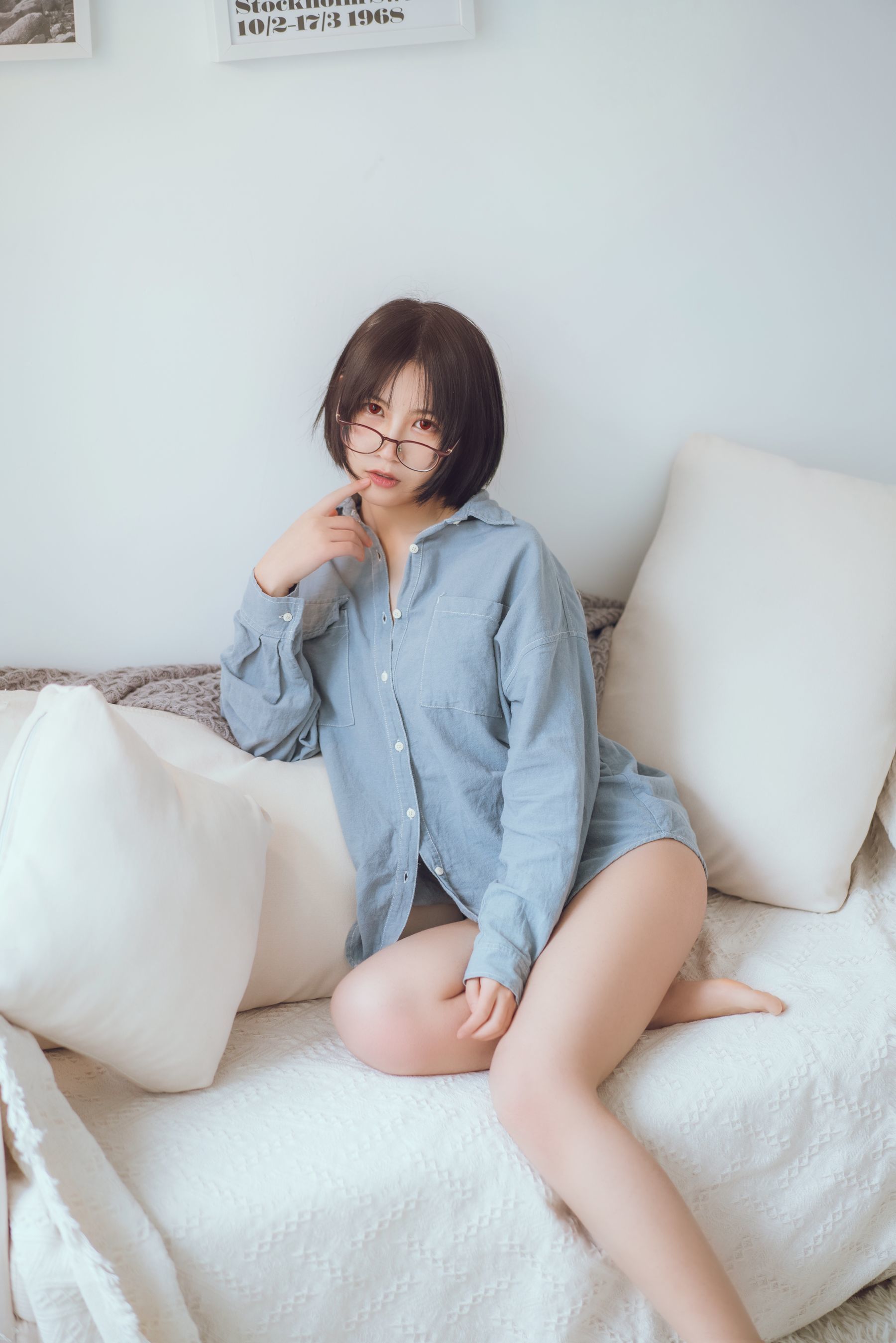 [网络美女] 逐月su 蓝色衬衫 高清手机美女壁纸
