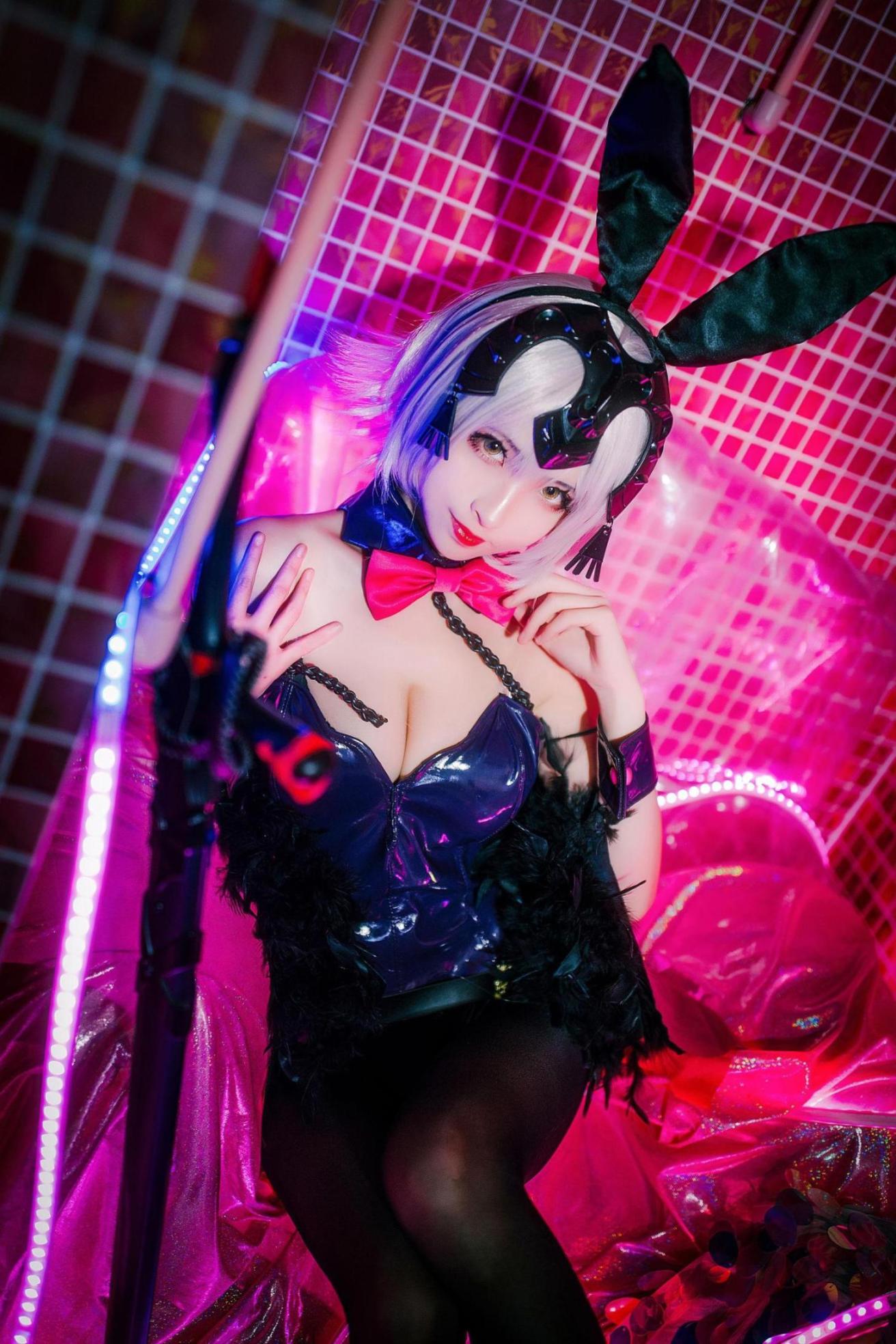 [网络美女] 凉凉子 兔女郎高清手机美女壁纸2P