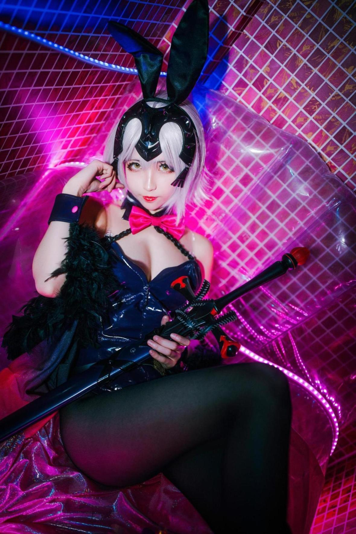 [网络美女] 凉凉子 兔女郎高清手机美女壁纸13P