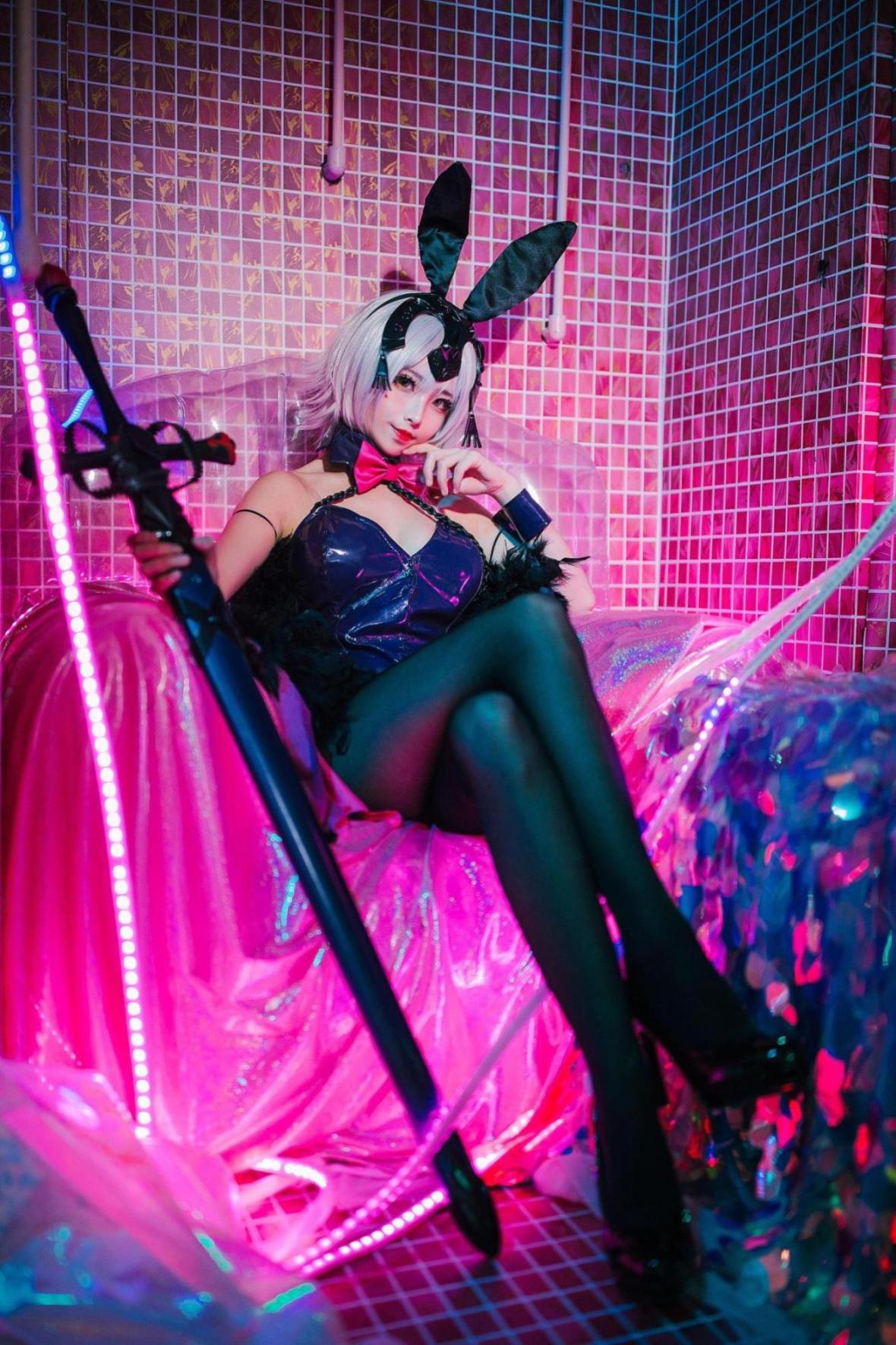 [网络美女] 凉凉子 兔女郎高清手机美女壁纸4P