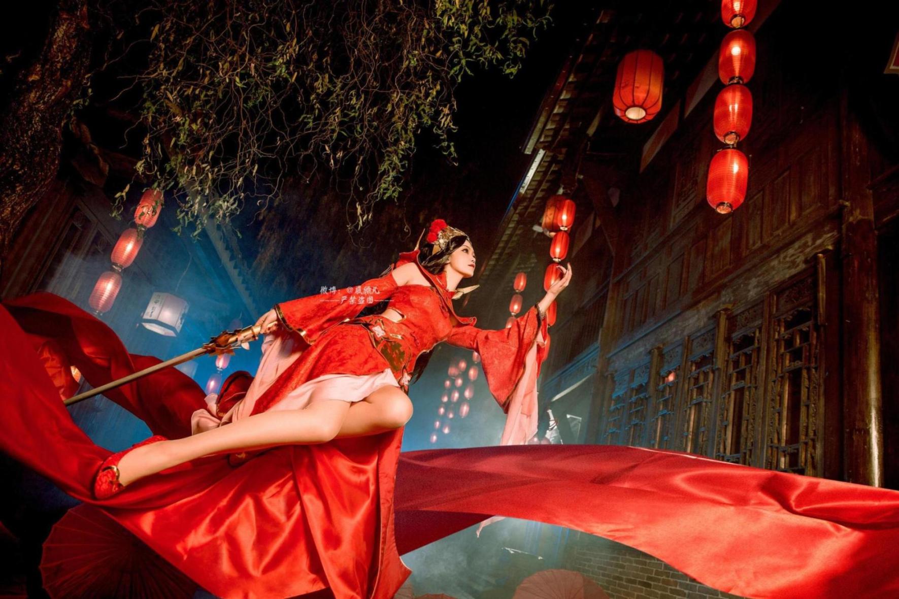 [网络美女] 戚顾儿 王者荣耀 露娜一生所爱高清手机美女壁纸7P